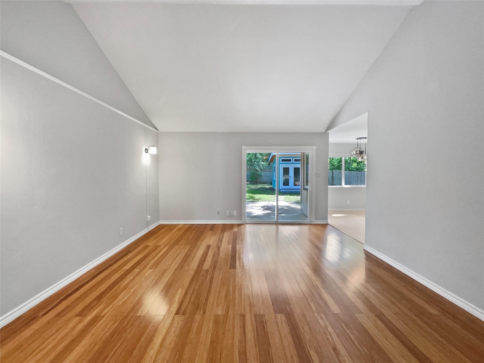 2505 Campden Dr Property Photo 3