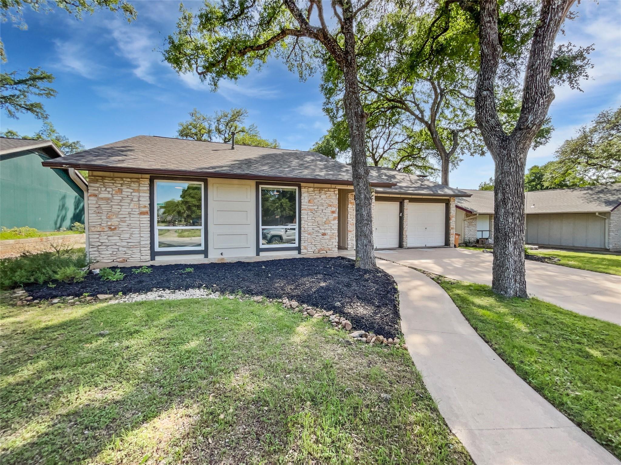 2505 Campden Dr Property Photo 9