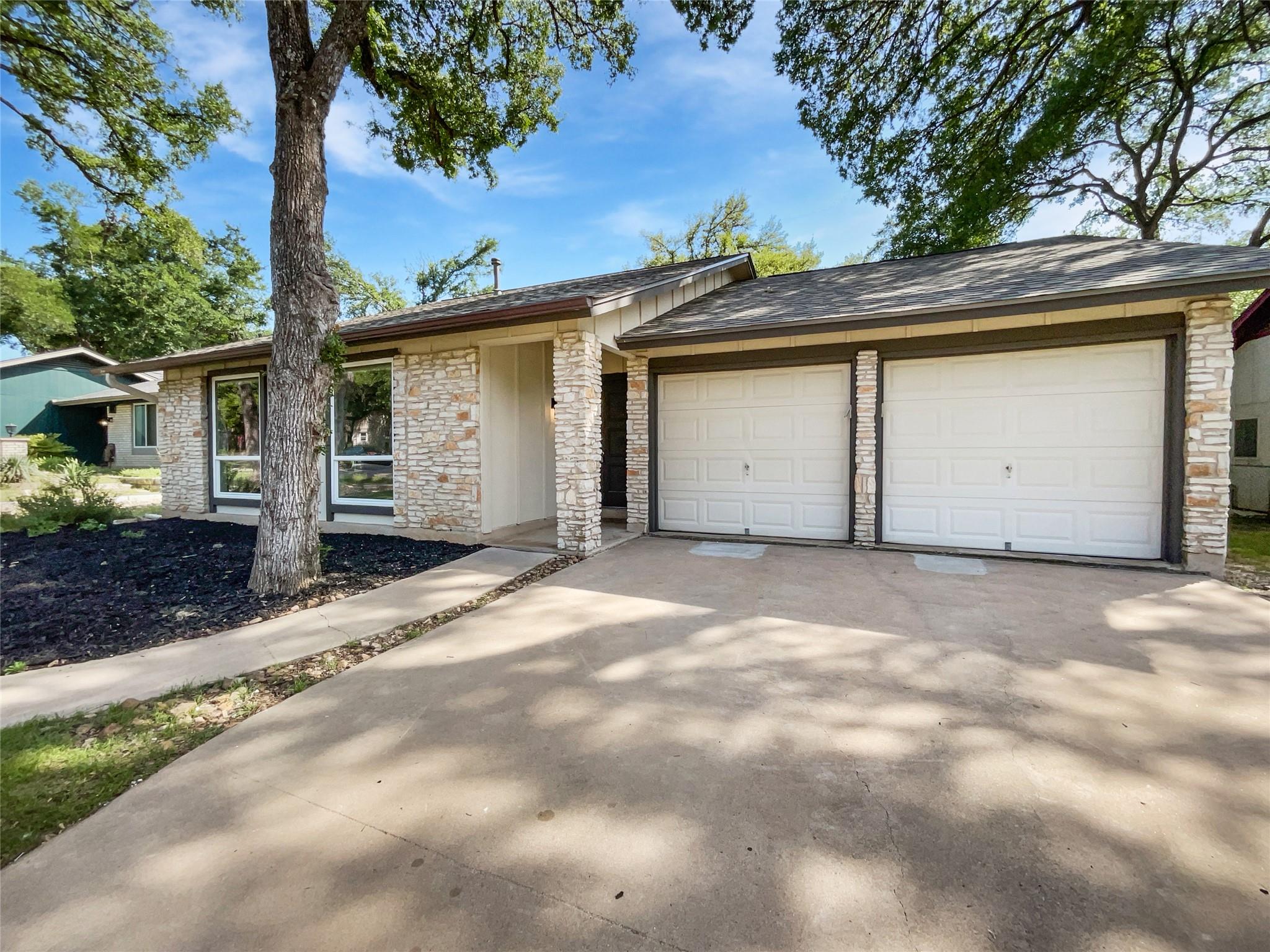 2505 Campden Dr Property Photo 10