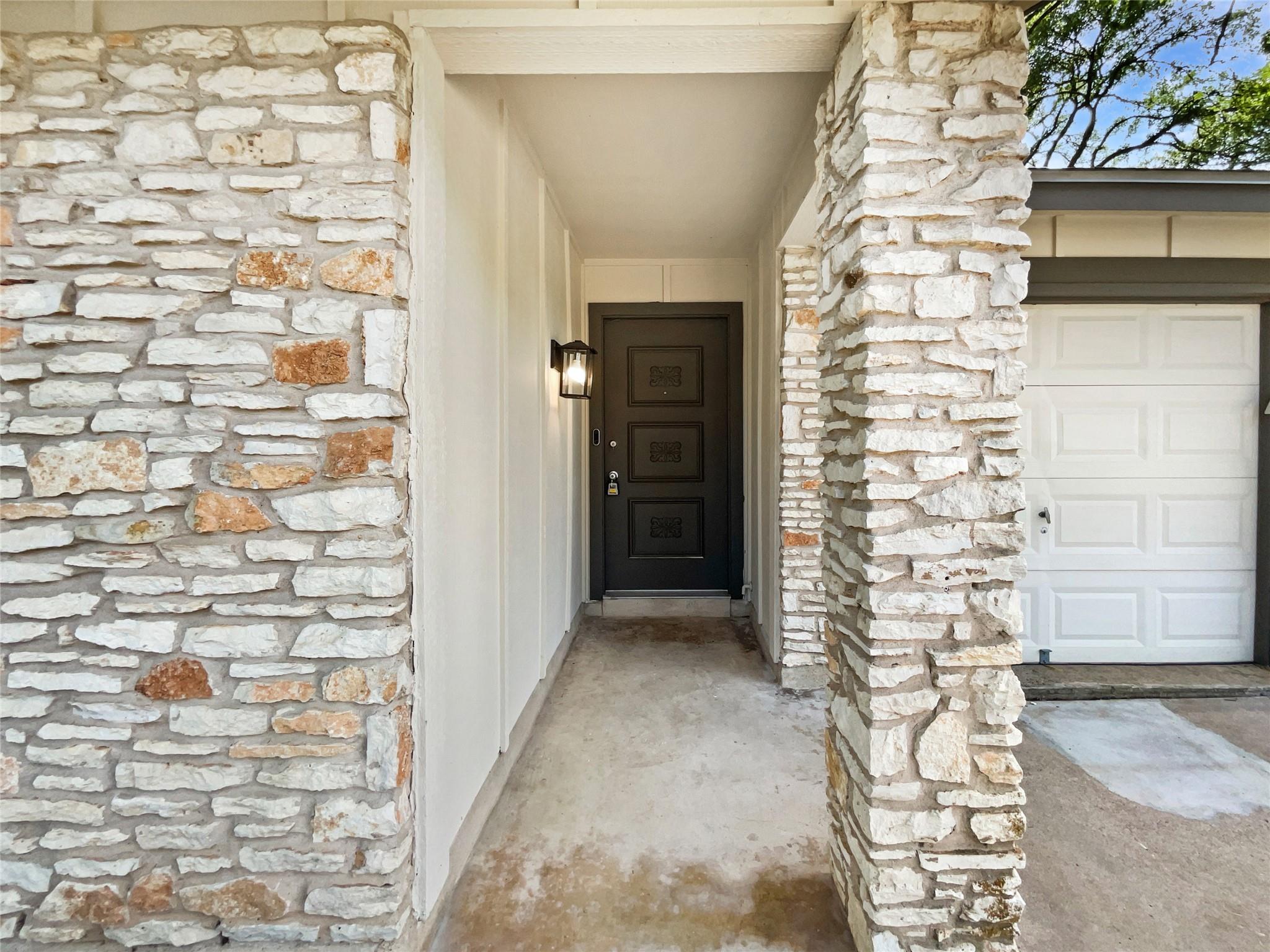 2505 Campden Dr Property Photo 11
