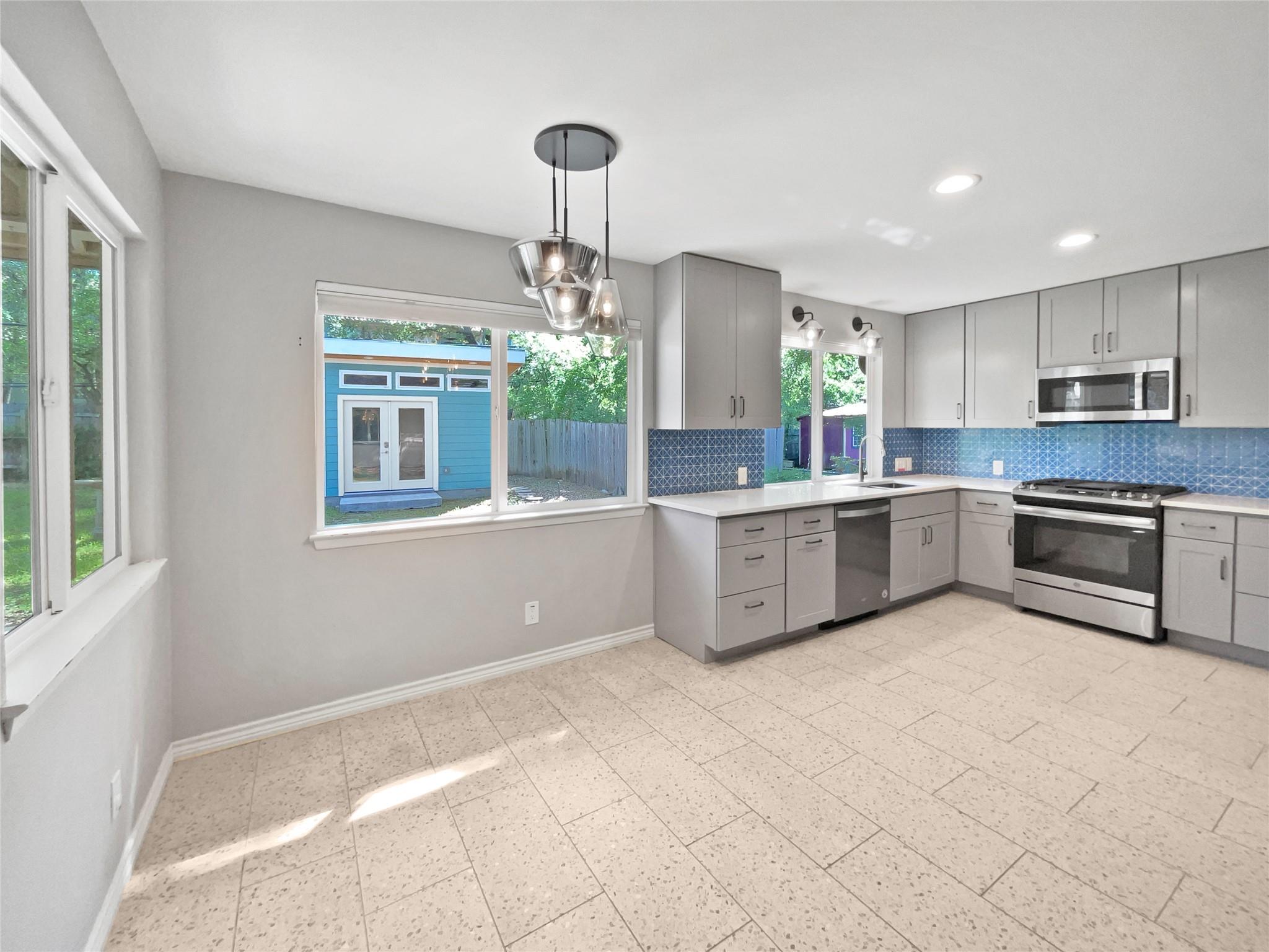 2505 Campden Dr Property Photo 17