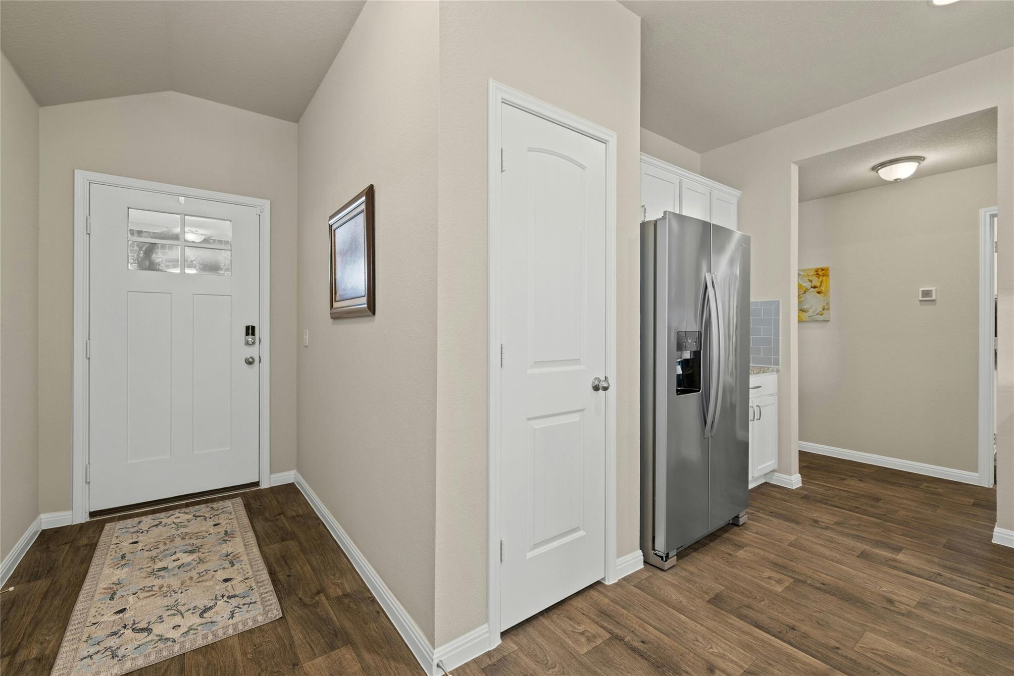 221 Yoakum St Property Photo 5