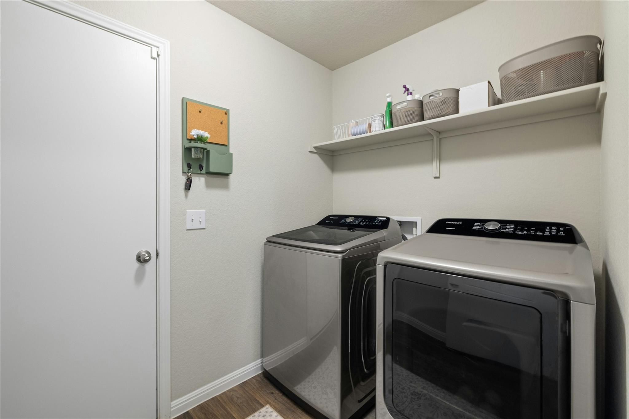 221 Yoakum St Property Photo 14