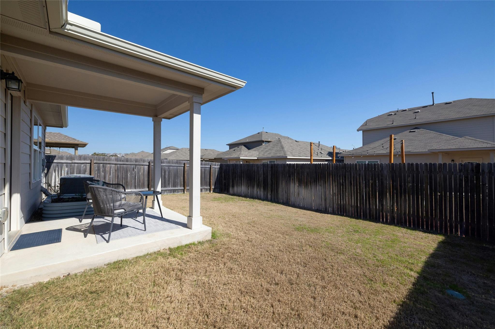 221 Yoakum St Property Photo 26
