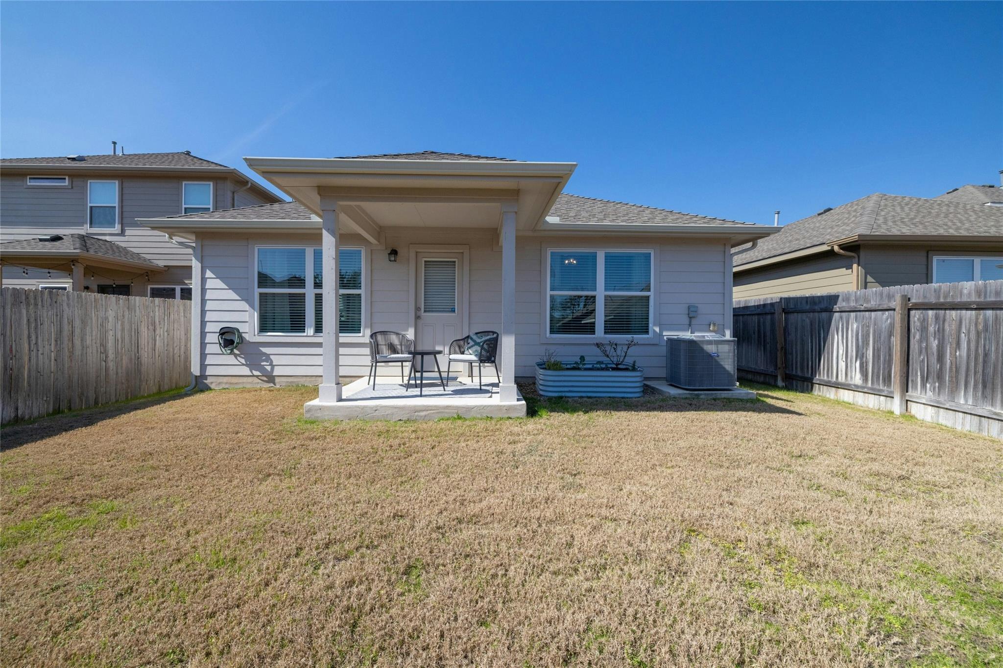 221 Yoakum St Property Photo 28