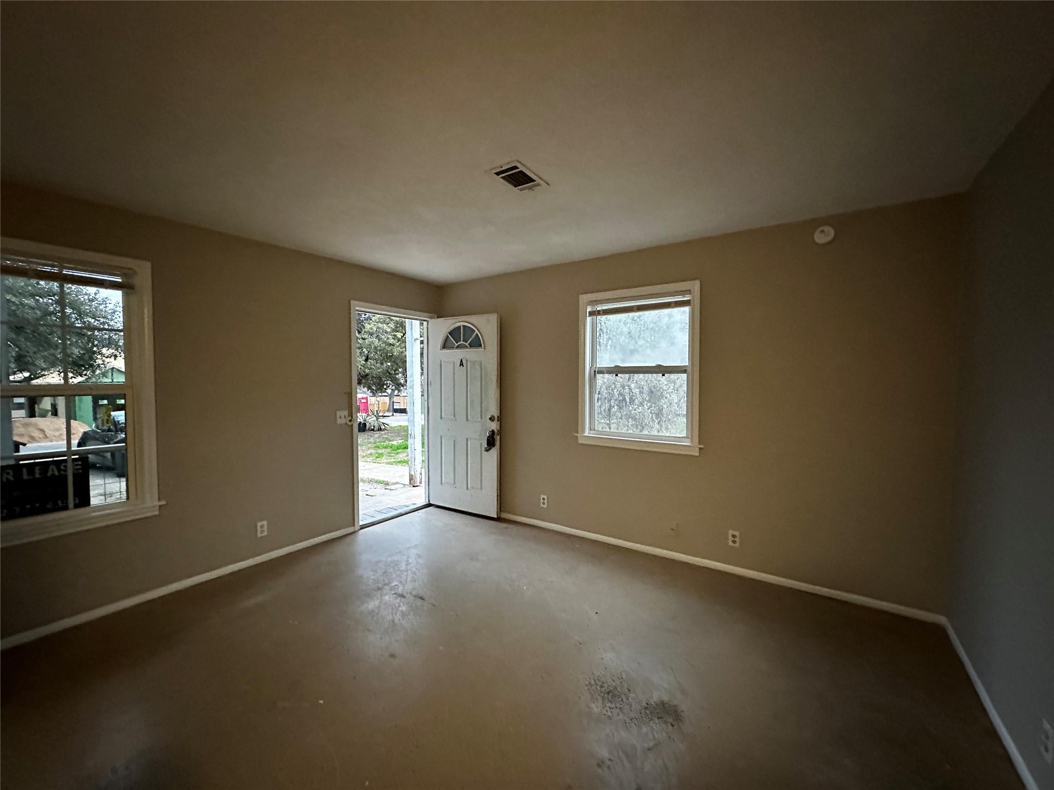 11006 1st St #a Property Photo 9