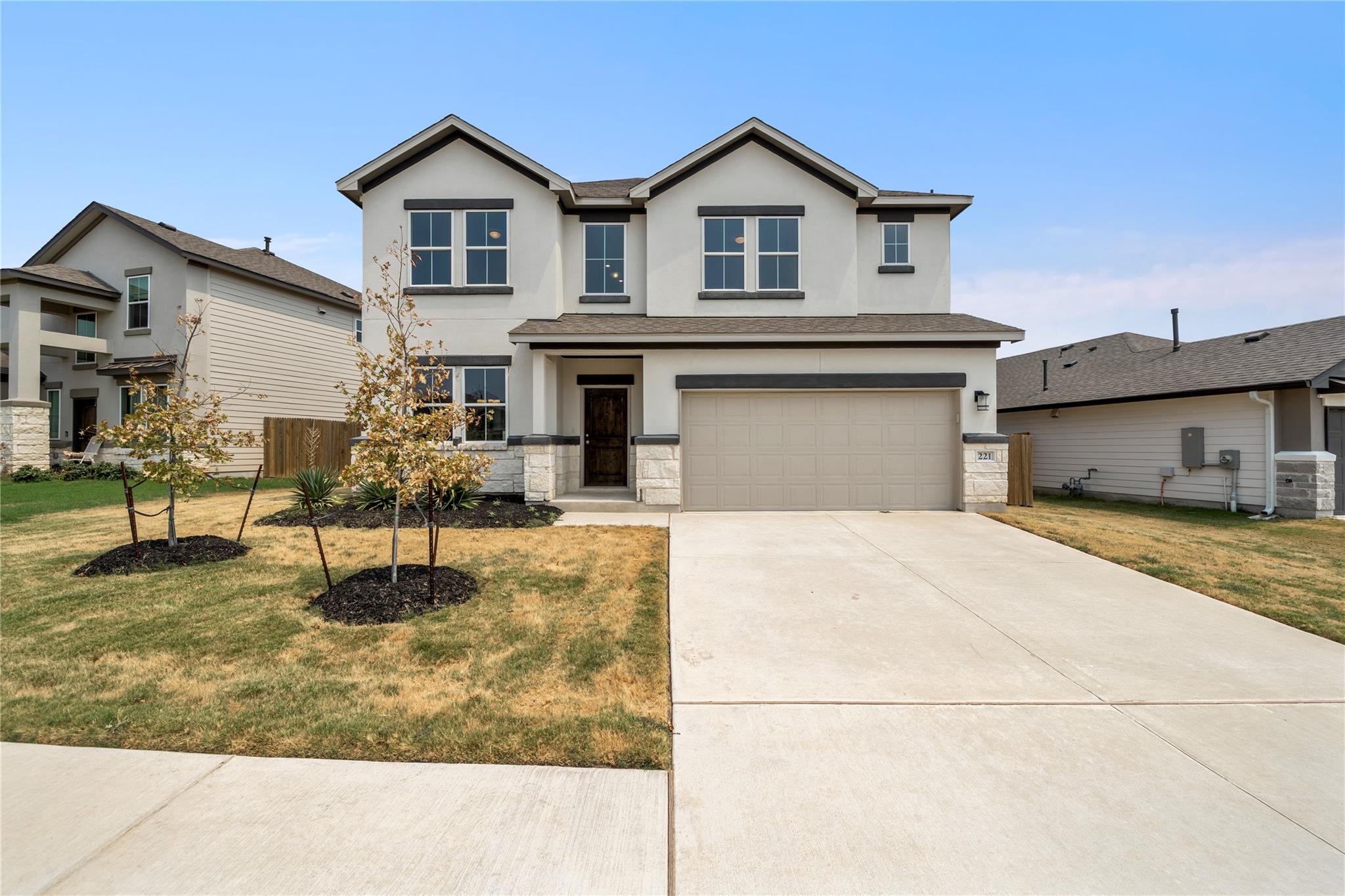 221 Comet Pointe Dr Property Photo 1