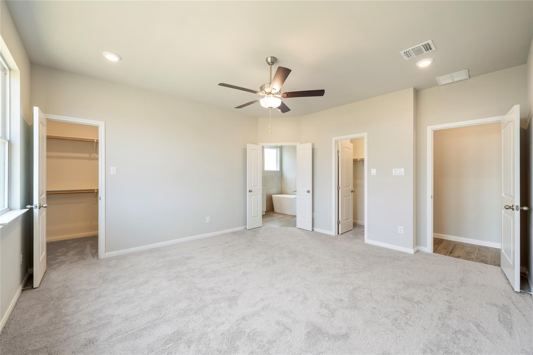 221 Comet Pointe Dr Property Photo 11