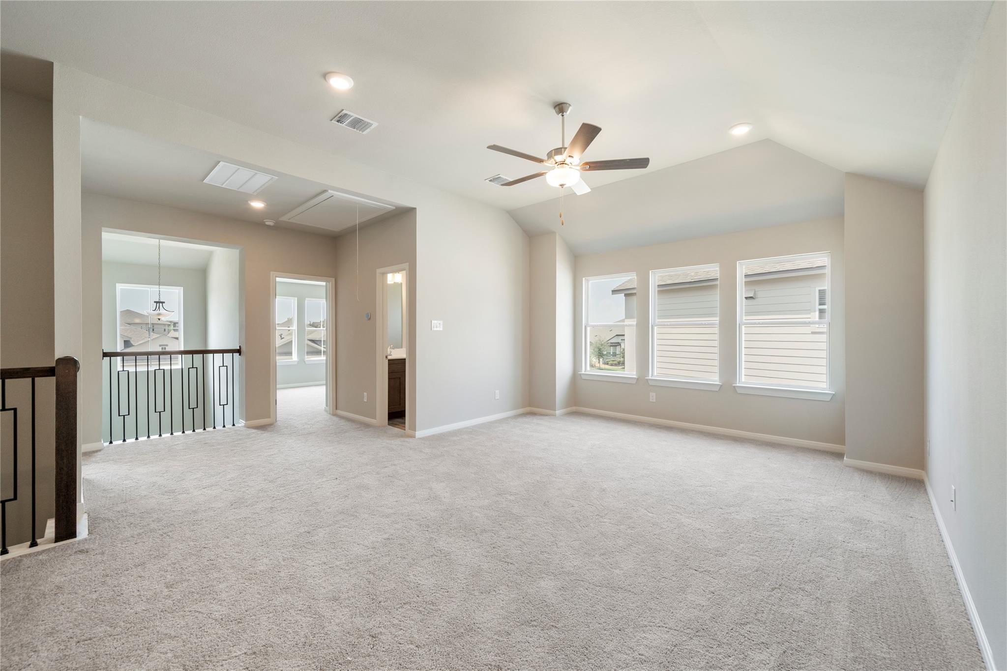 221 Comet Pointe Dr Property Photo 14