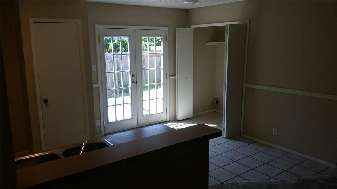 1936 Nicole Cir B Property Photo 4