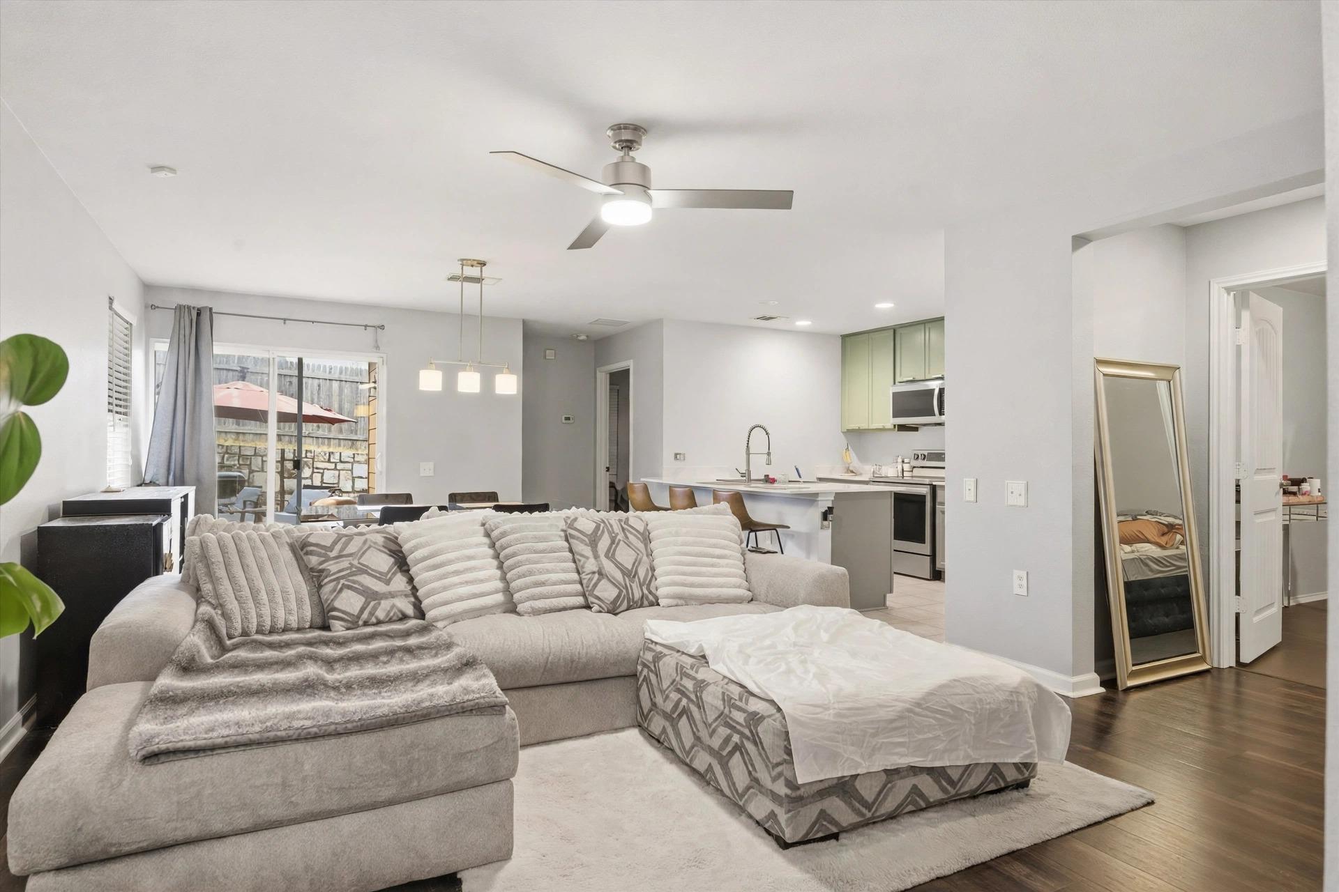 6617 Sunderland Trl Property Photo 4