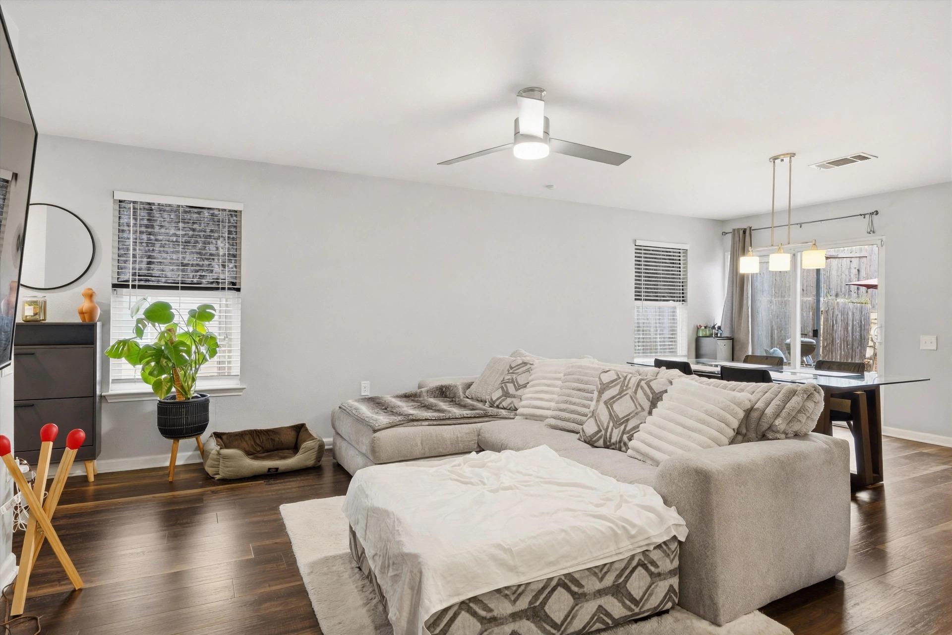 6617 Sunderland Trl Property Photo 5