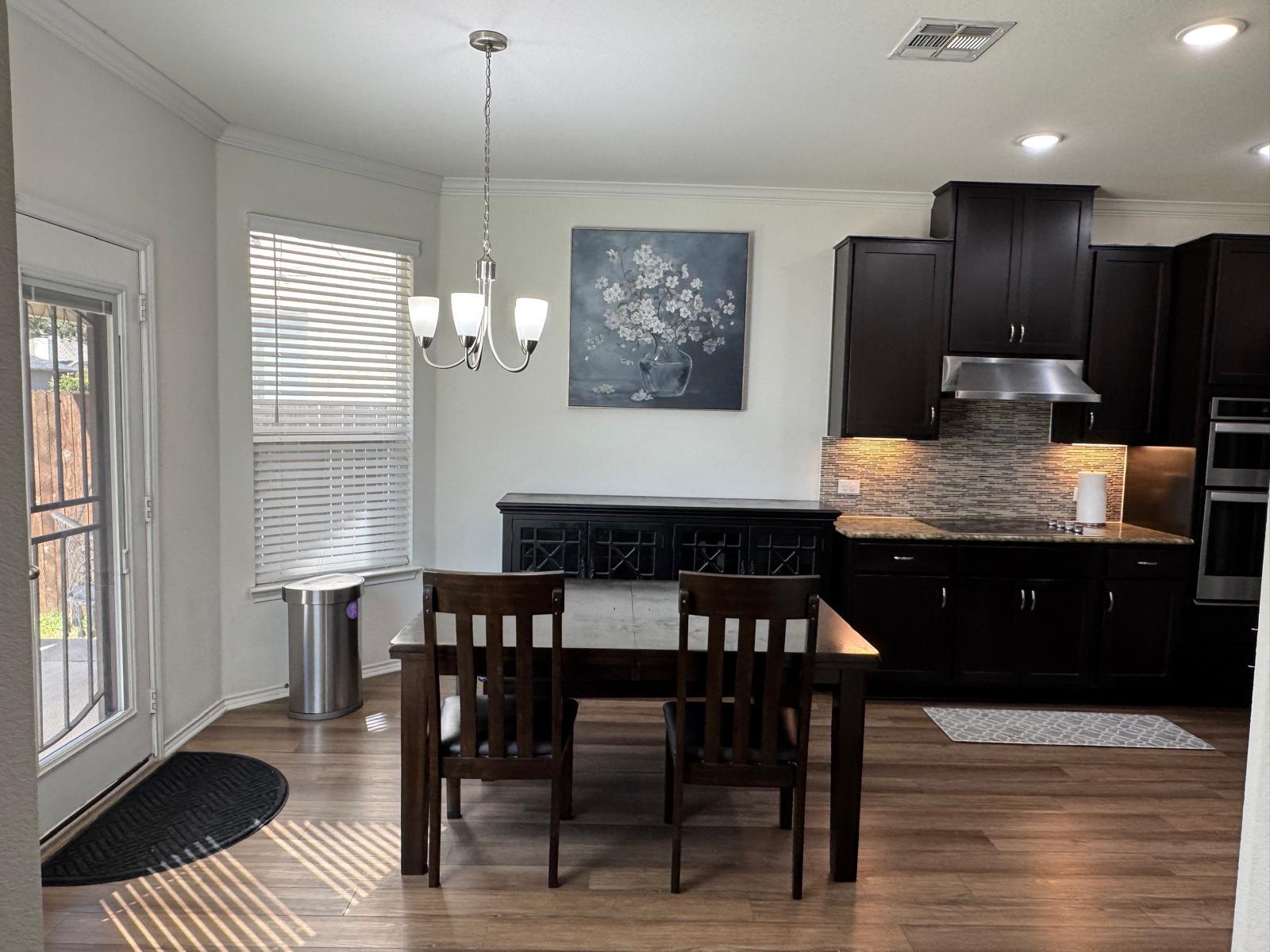 505 Weizenbock Ln Property Photo 6