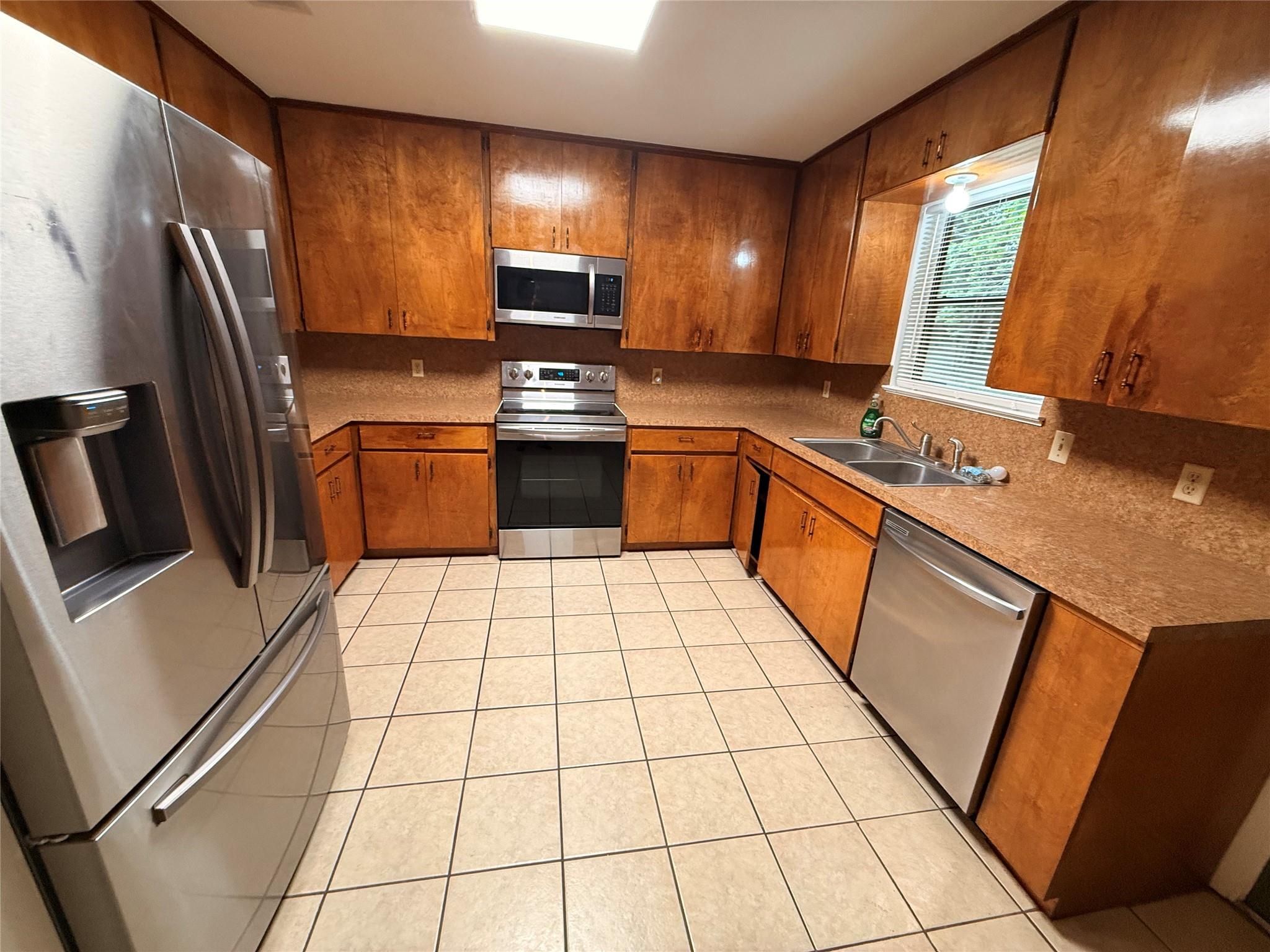 121 Lba Dr Property Photo 3