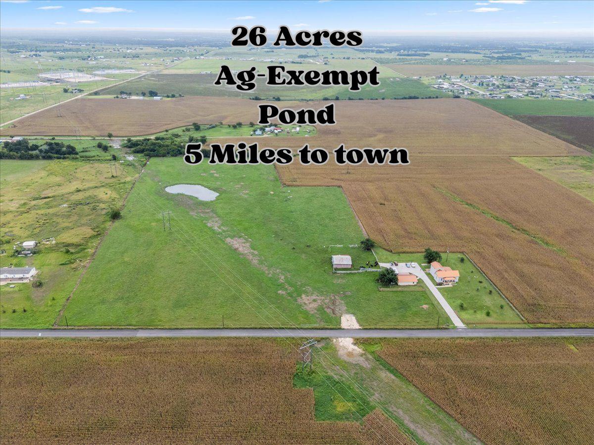 17205 County Line Rd Property Photo 1