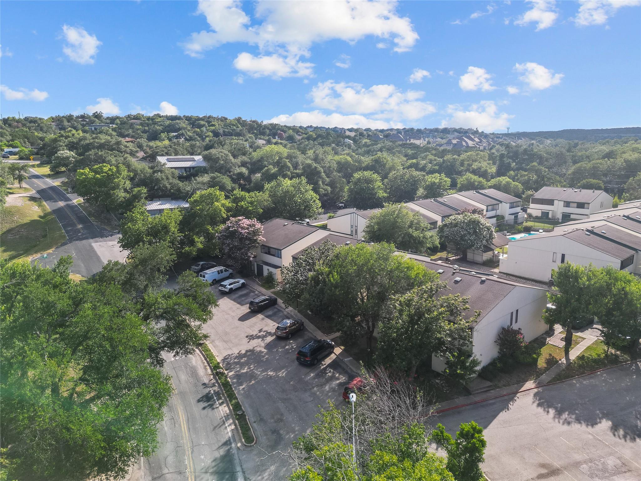 6718 Silvermine Dr #302 Property Photo 1