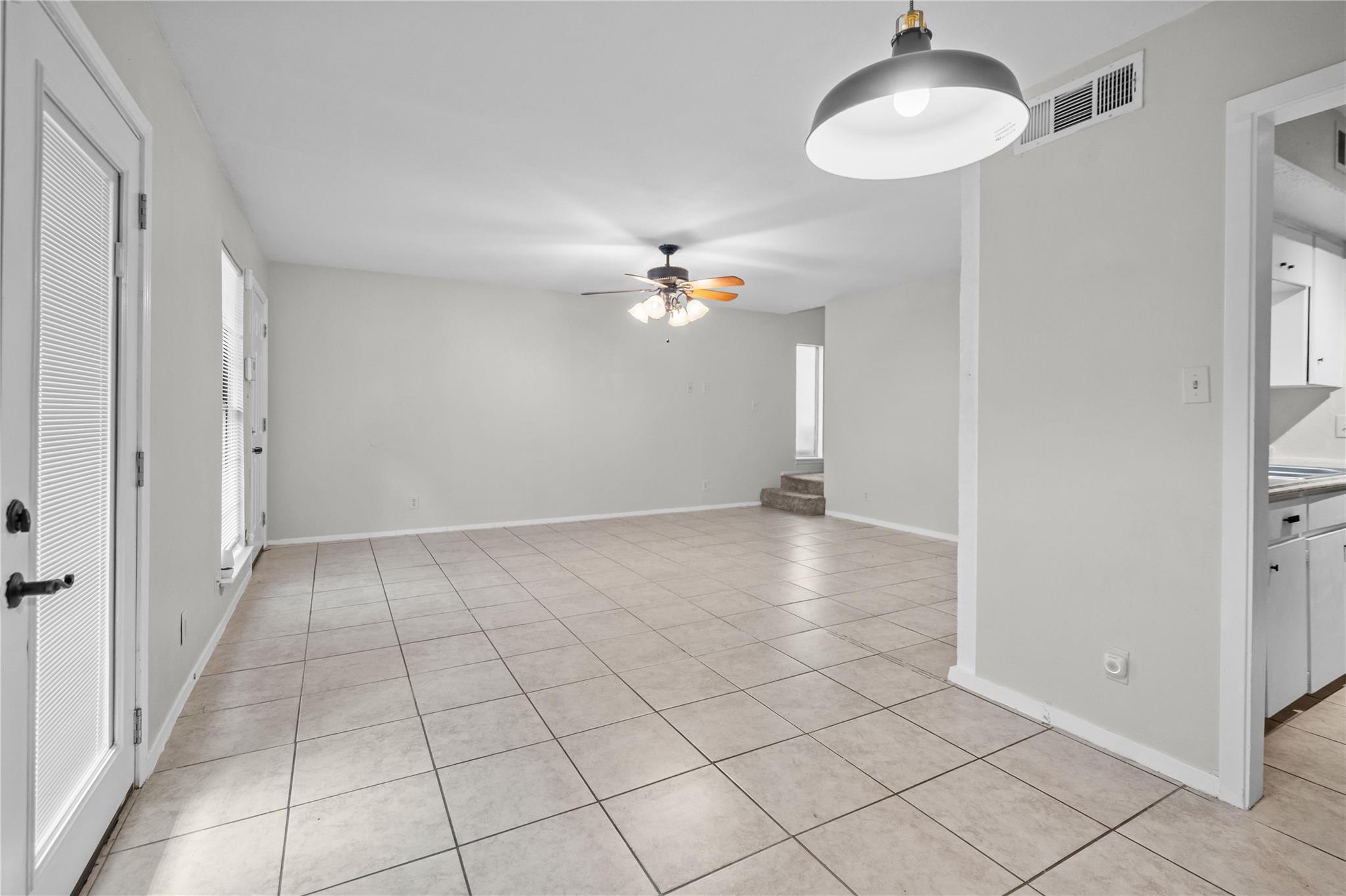 6718 Silvermine Dr #302 Property Photo 4