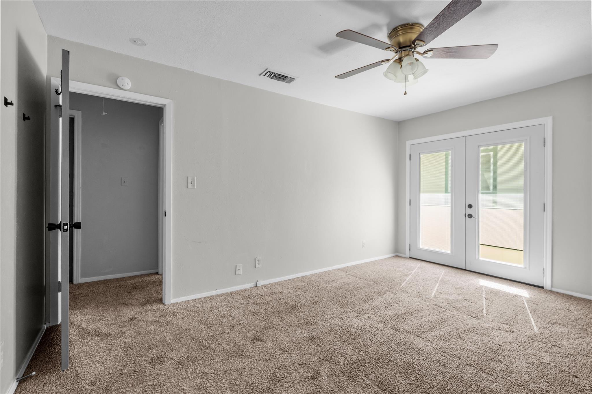 6718 Silvermine Dr #302 Property Photo 9