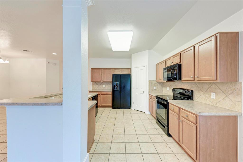 412 Golden Eagle Ln Property Photo 5