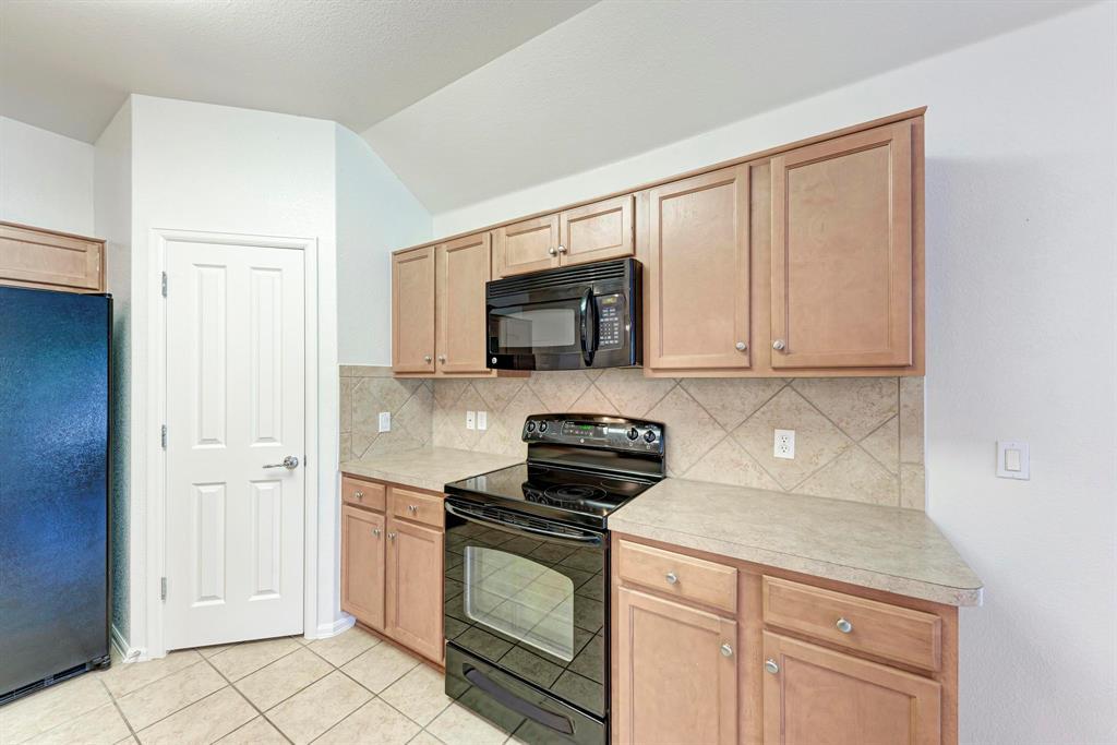 412 Golden Eagle Ln Property Photo 6