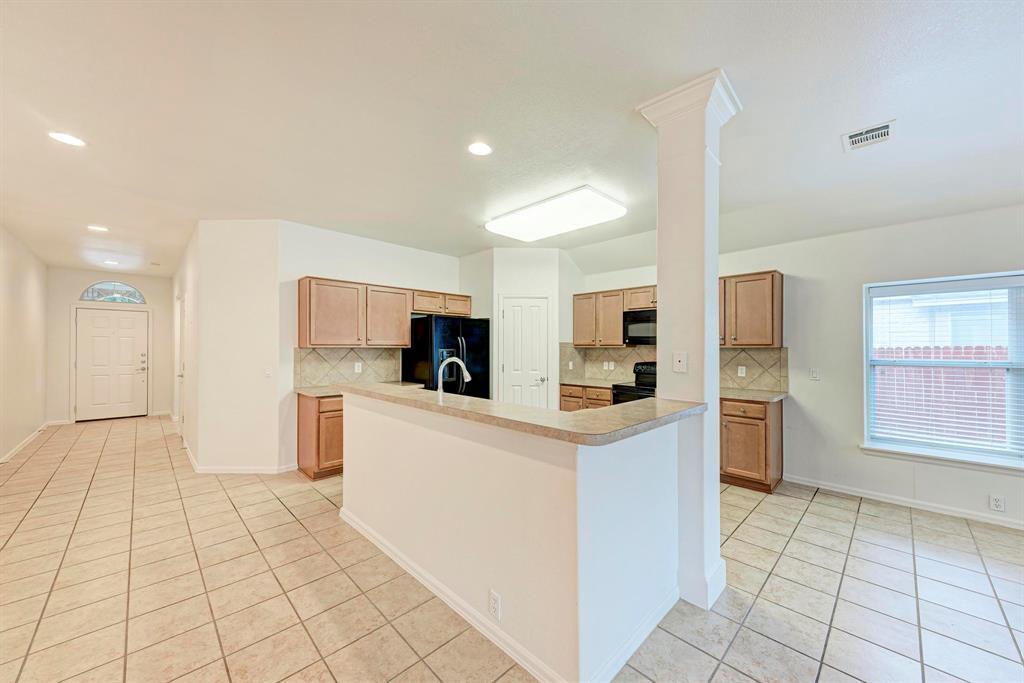 412 Golden Eagle Ln Property Photo 8