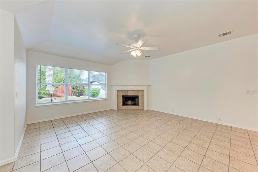 412 Golden Eagle Ln Property Photo 12