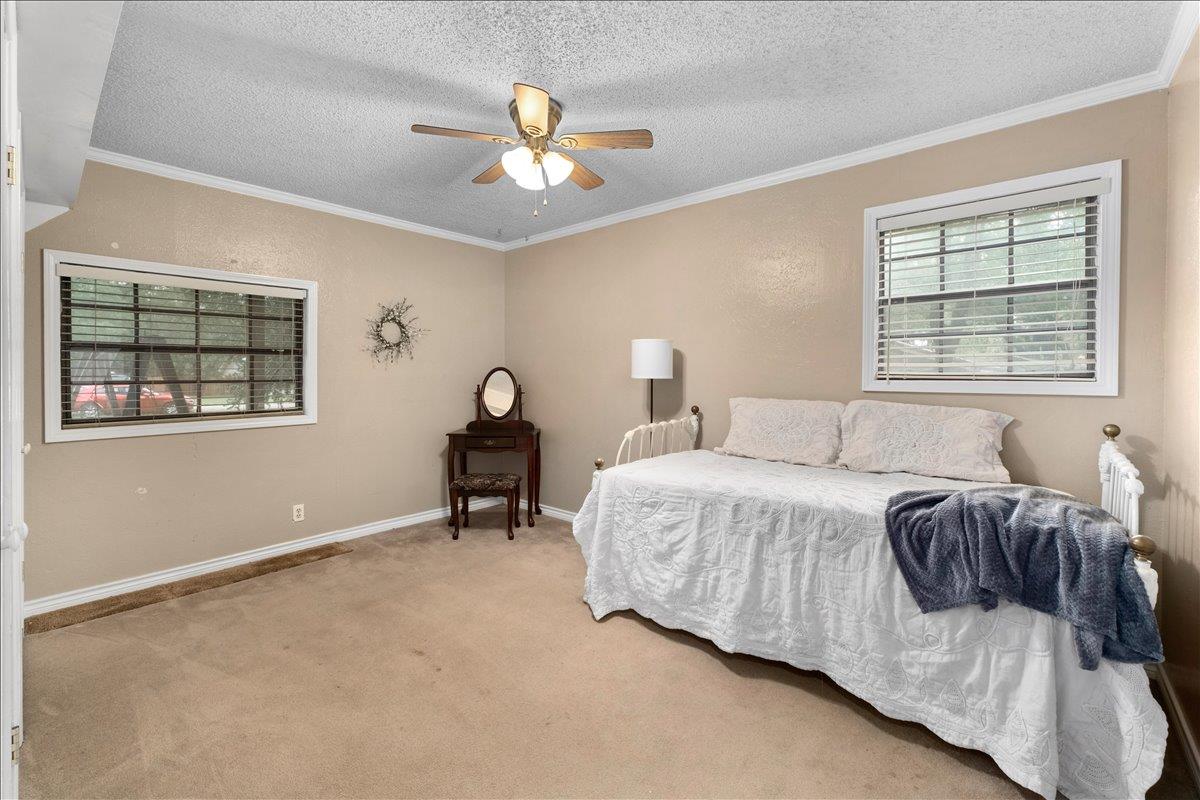 1009 Bluebird Dr Property Photo 23