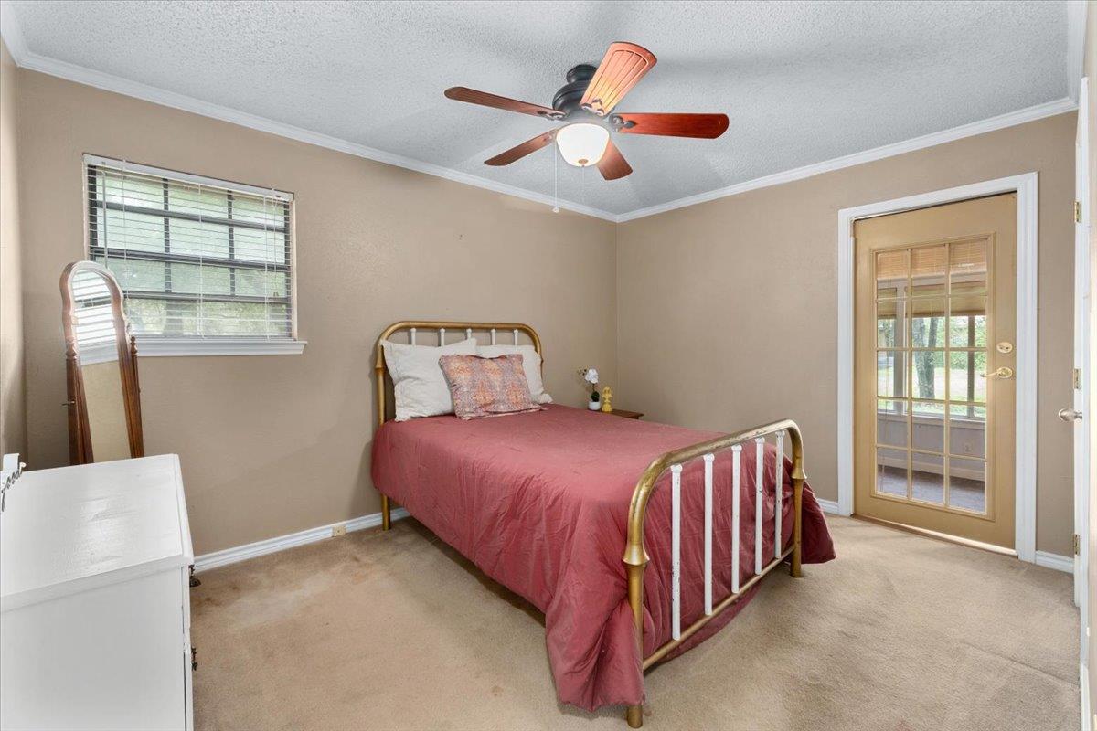 1009 Bluebird Dr Property Photo 24