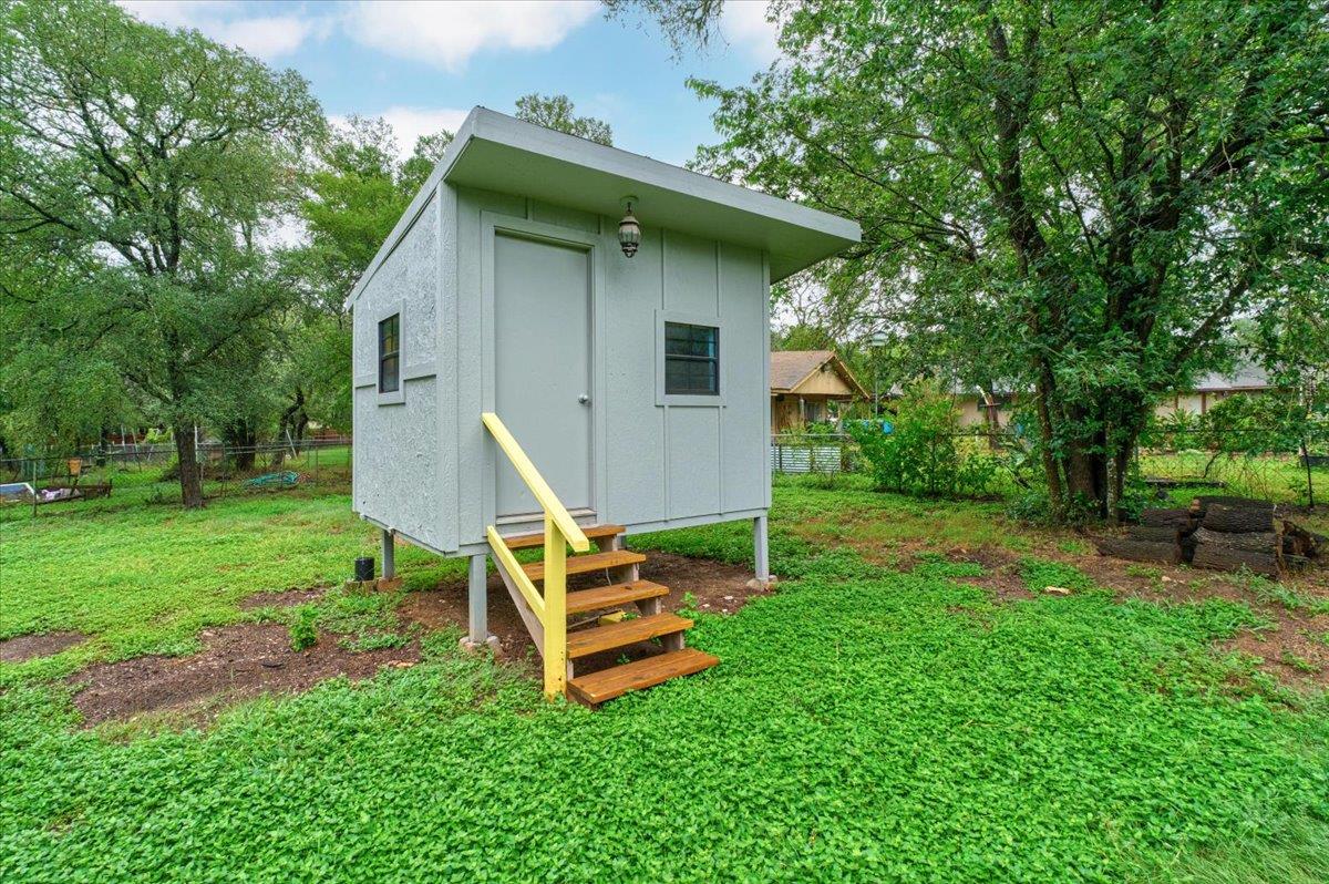 1009 Bluebird Dr Property Photo 35