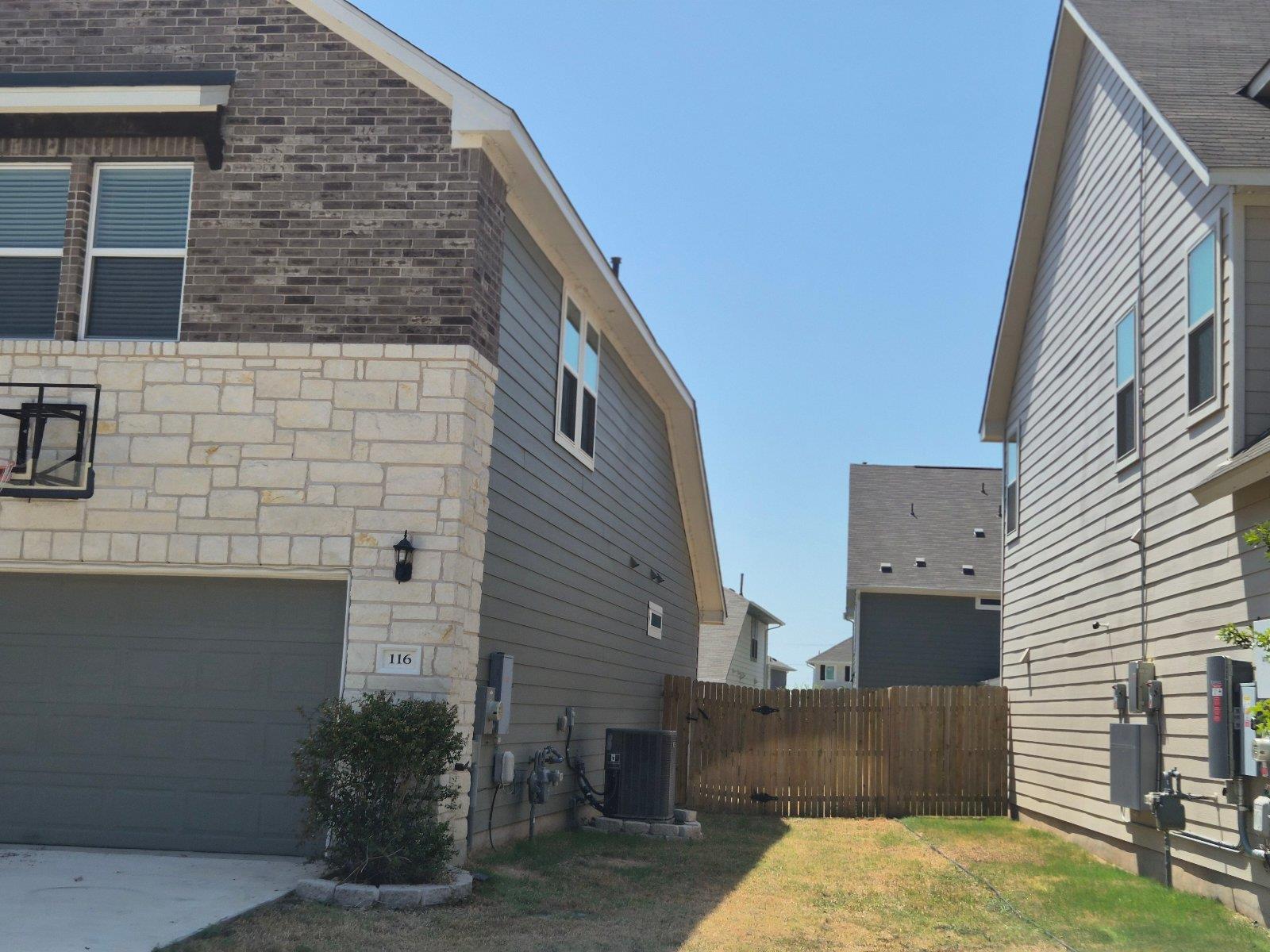 116 Lyrebird Ln Property Photo 2