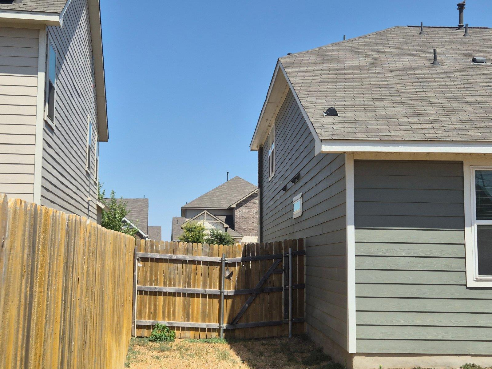 116 Lyrebird Ln Property Photo 3