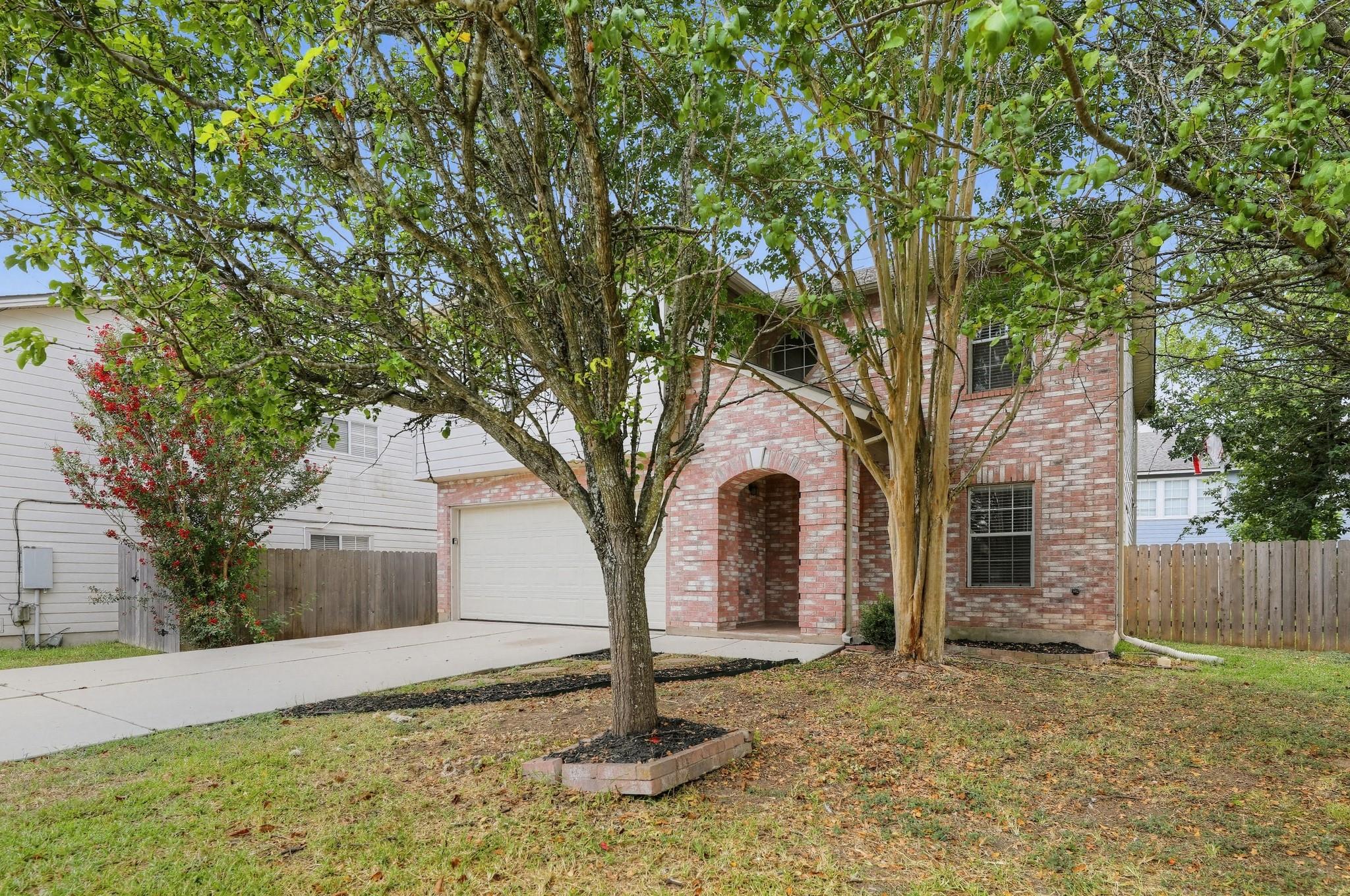 360 Thicket Ln Property Photo 2