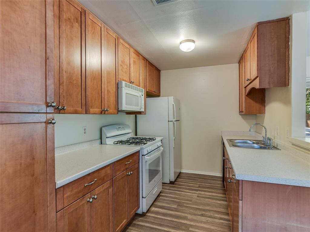 8303 Reeda Ln Property Photo 6