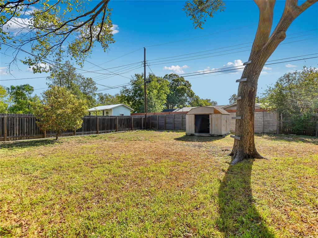 8303 Reeda Ln Property Photo 14