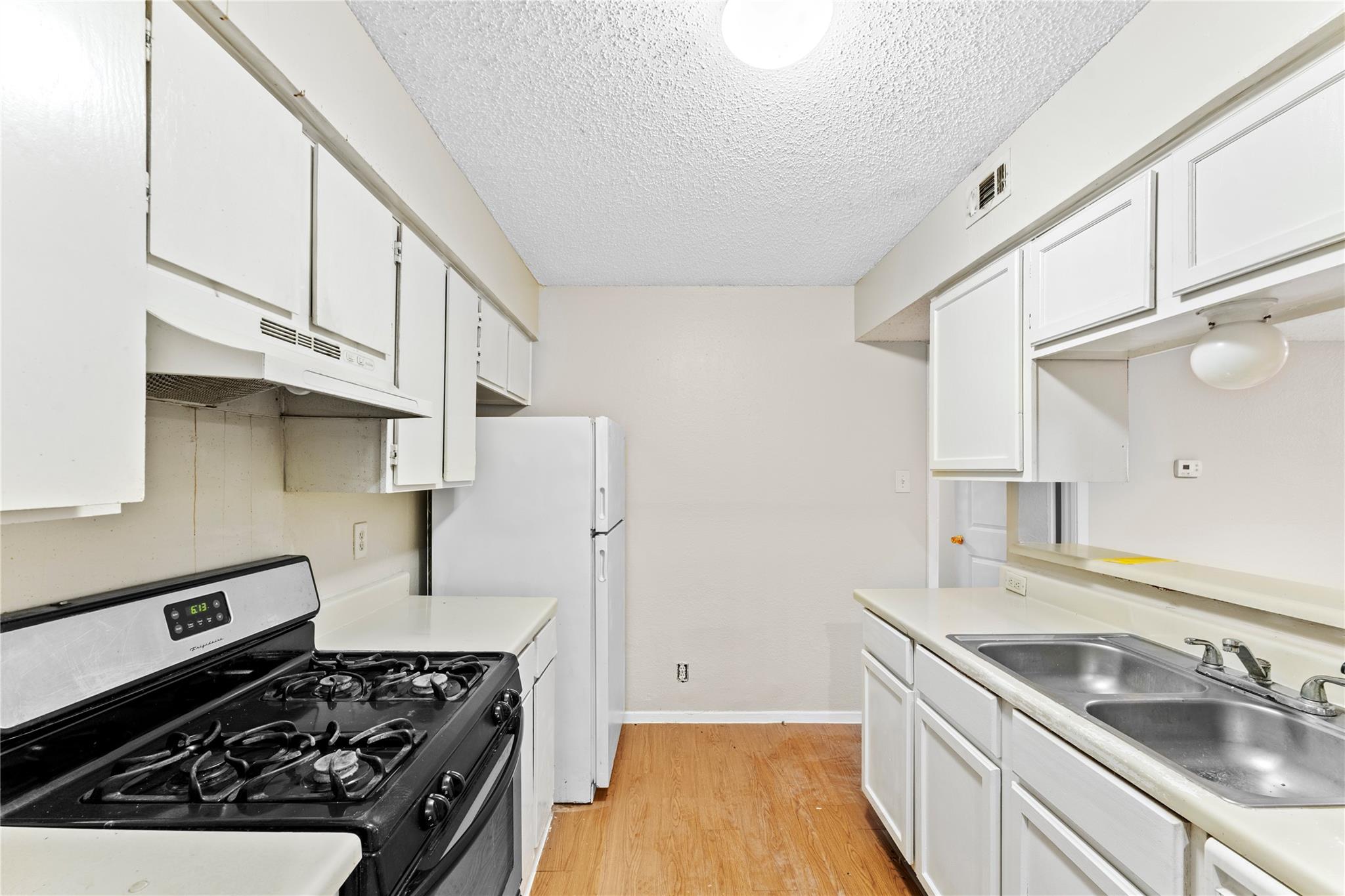 2401 Bucks Run Property Photo 8