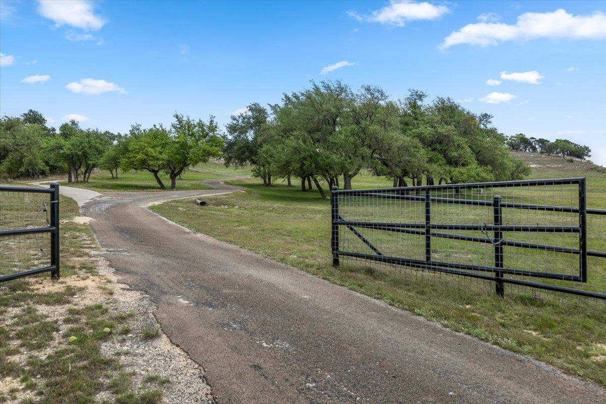 6594 W Hwy 290 None Property Photo 7