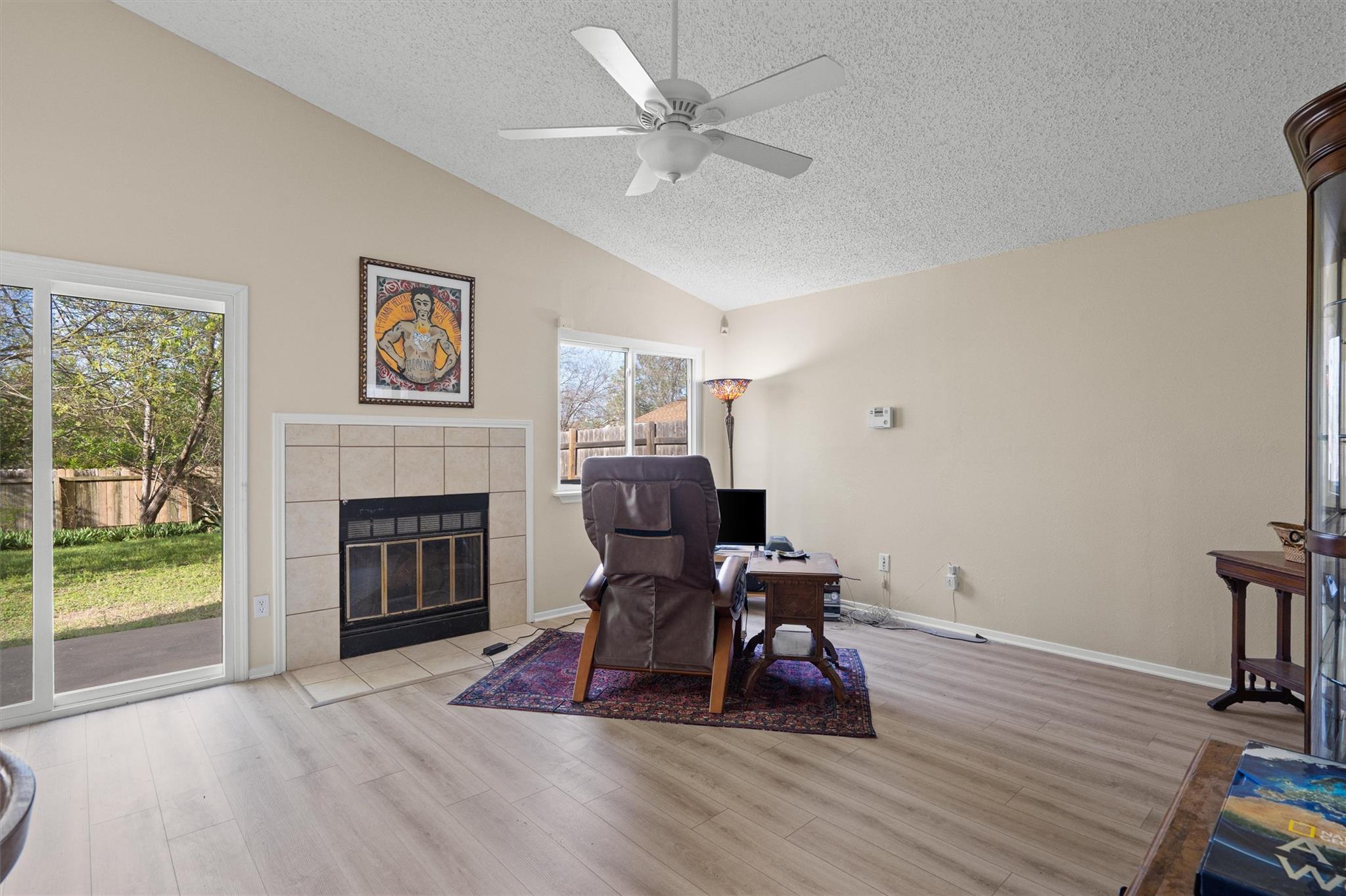 1403 Alma Dr Property Photo 6