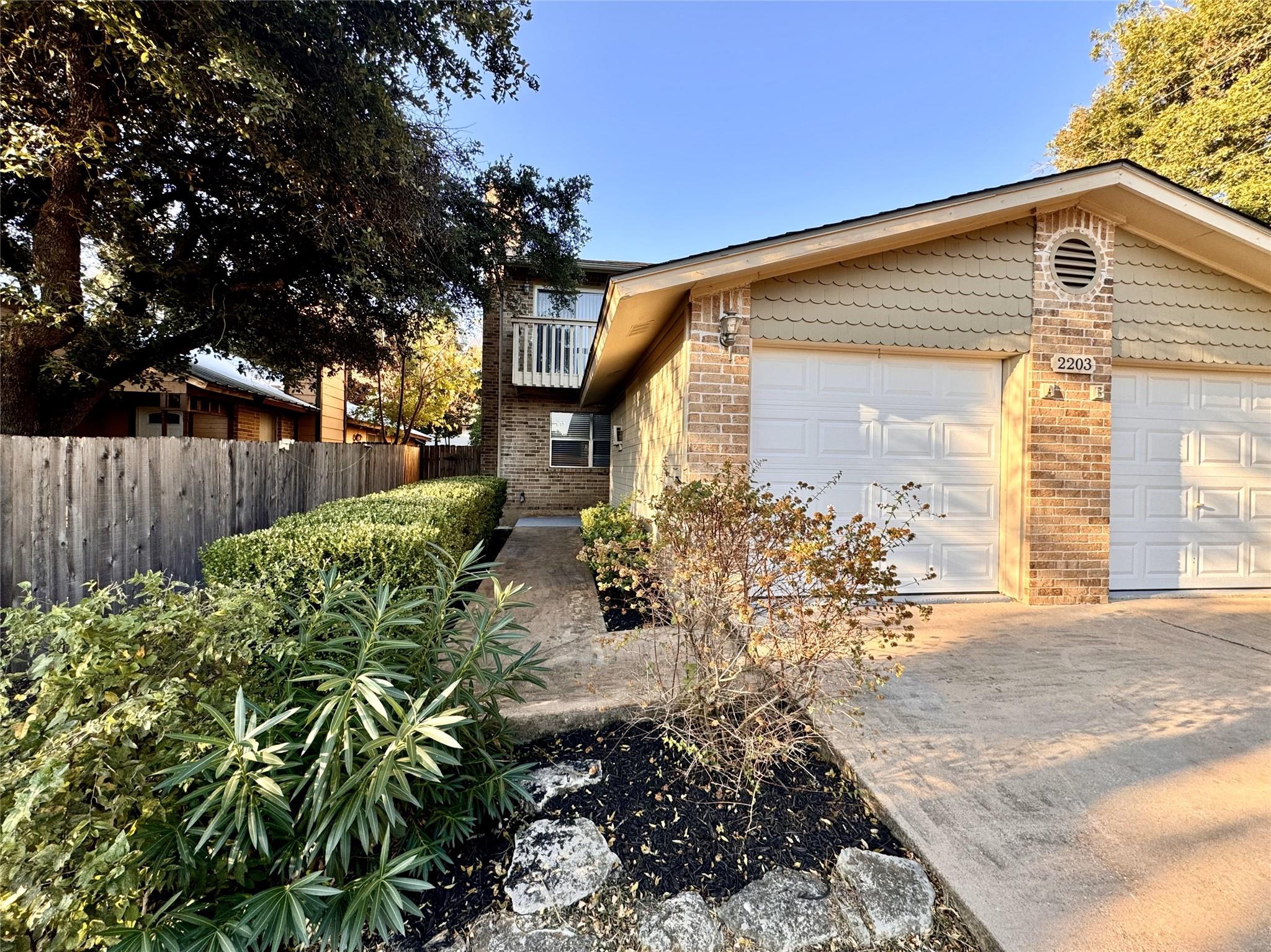 2203 Granberry Dr #a Property Photo 1