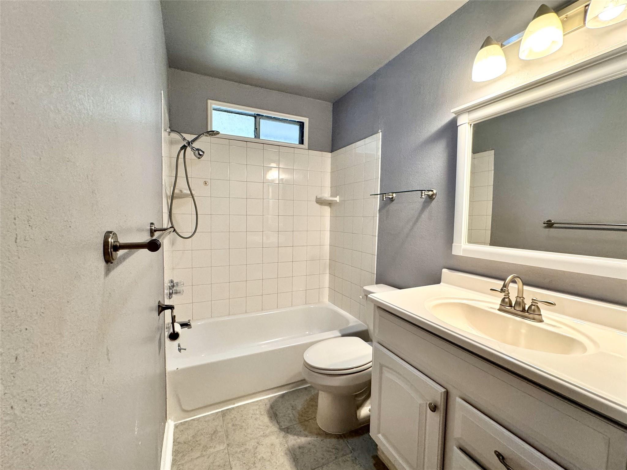 2203 Granberry Dr #a Property Photo 6