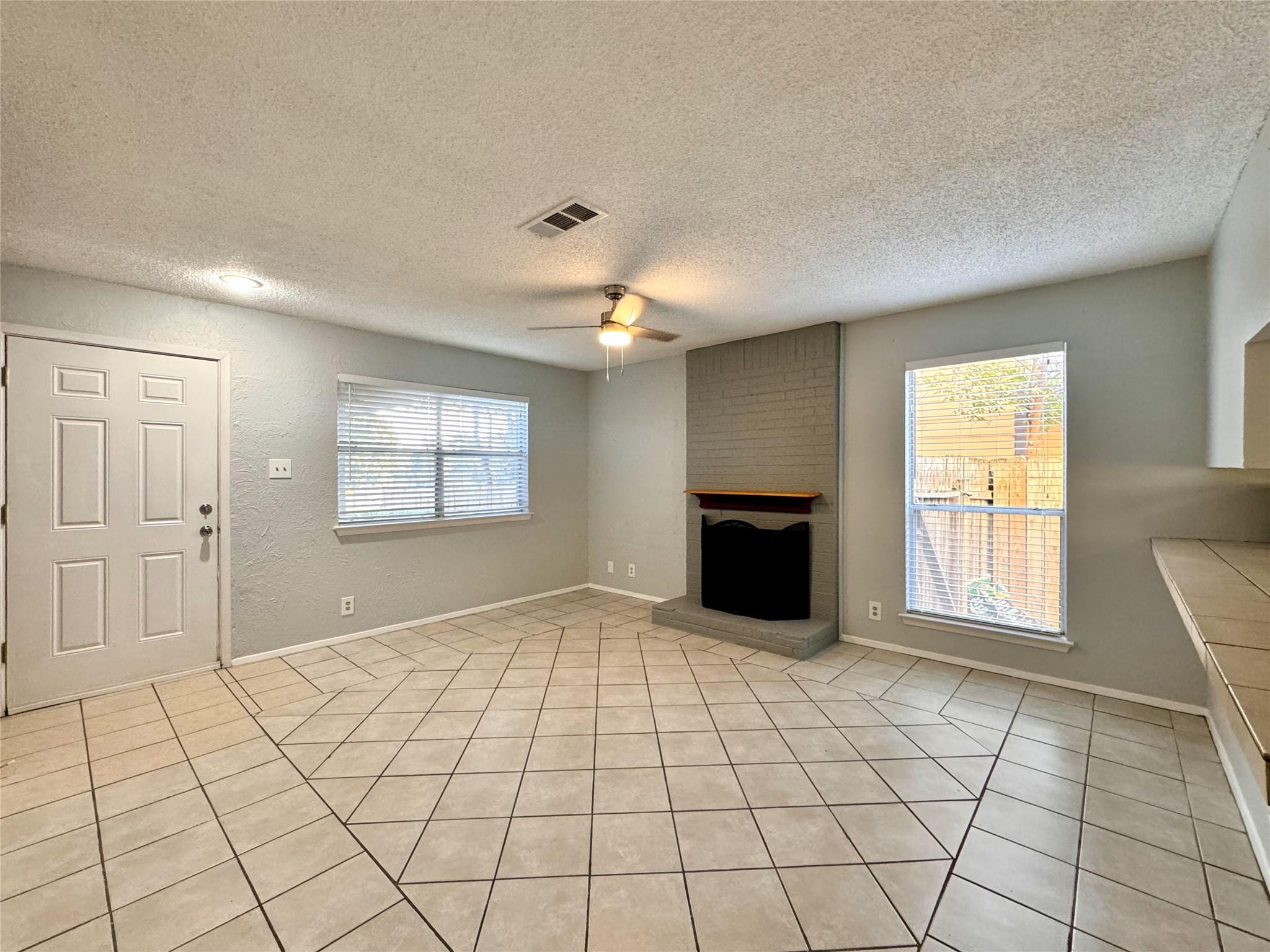 2203 Granberry Dr #a Property Photo 7