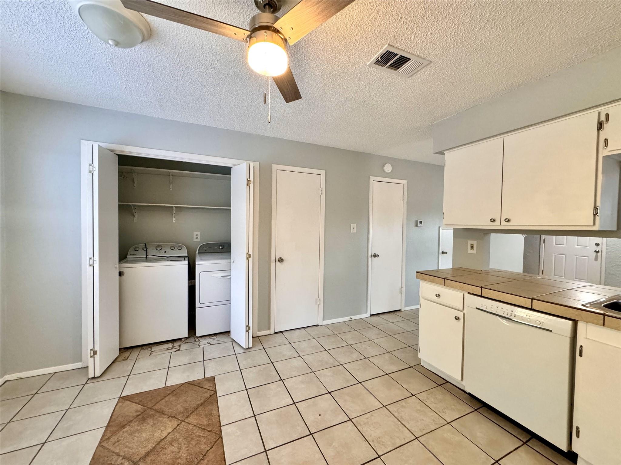 2203 Granberry Dr #a Property Photo 9