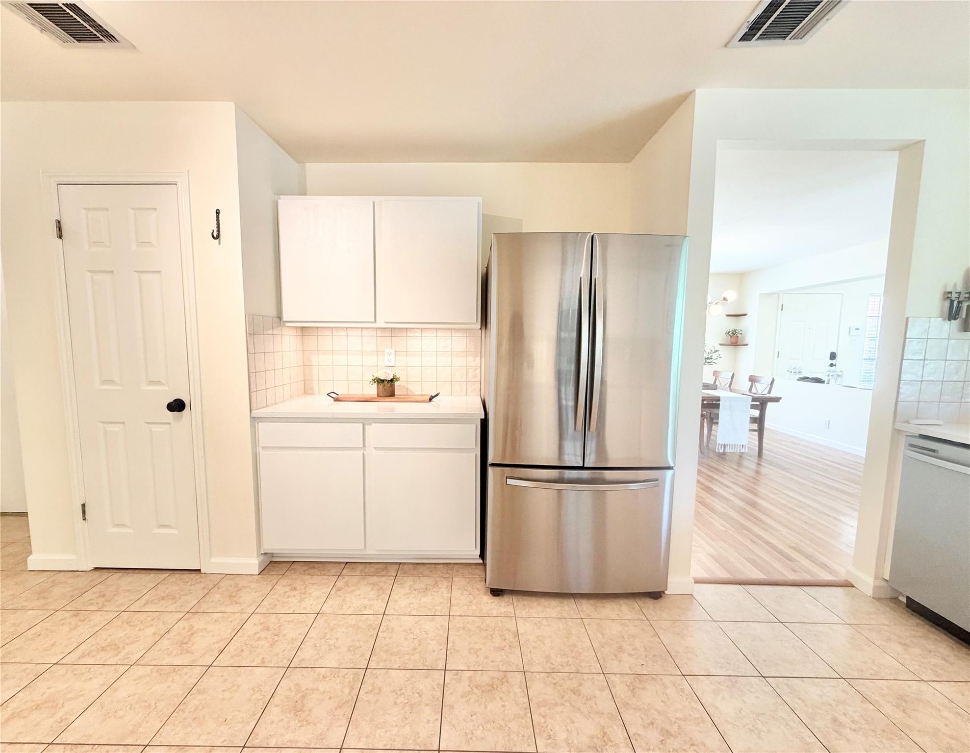 8350793 Property Photo 6