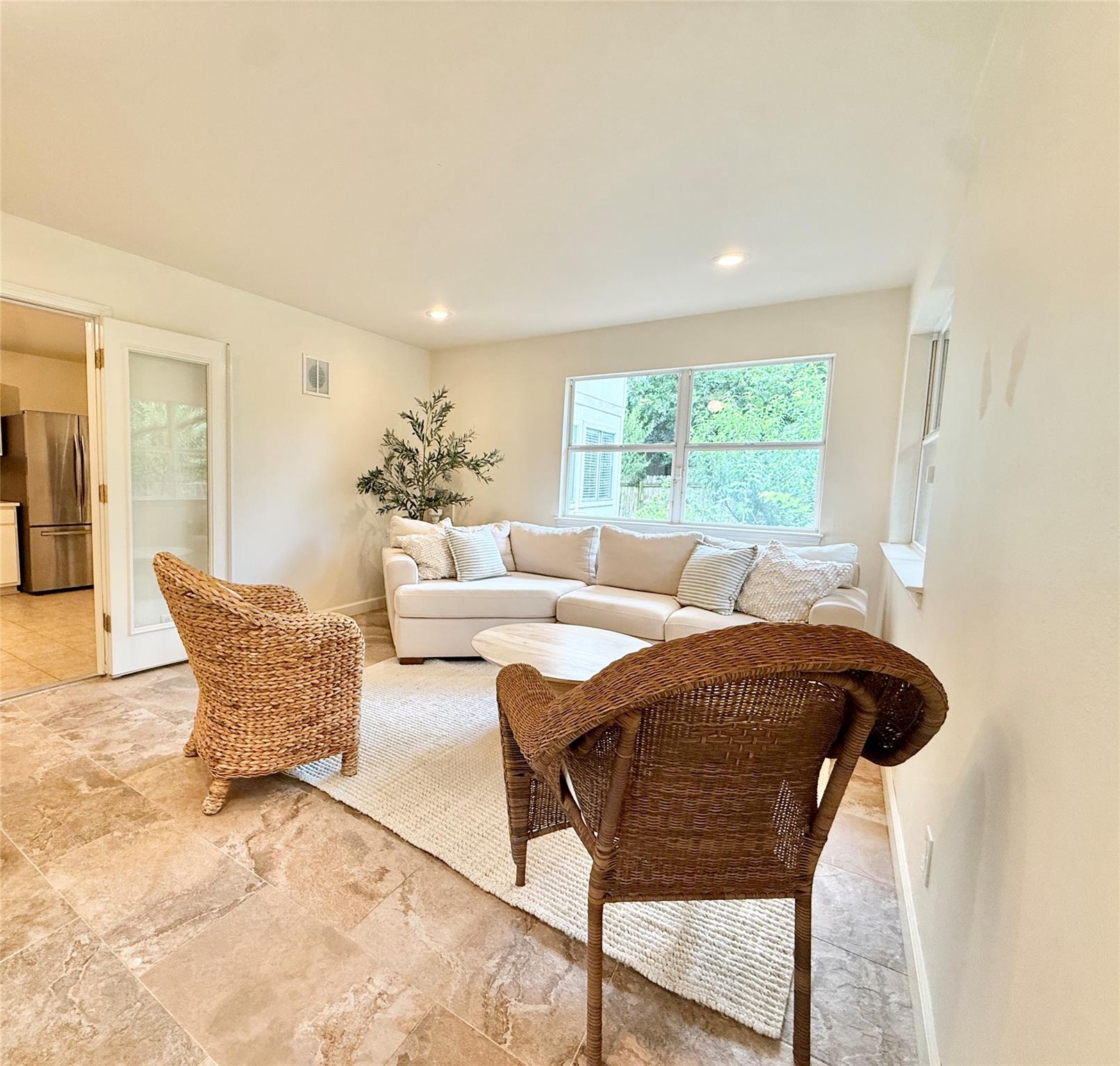 8350793 Property Photo 8