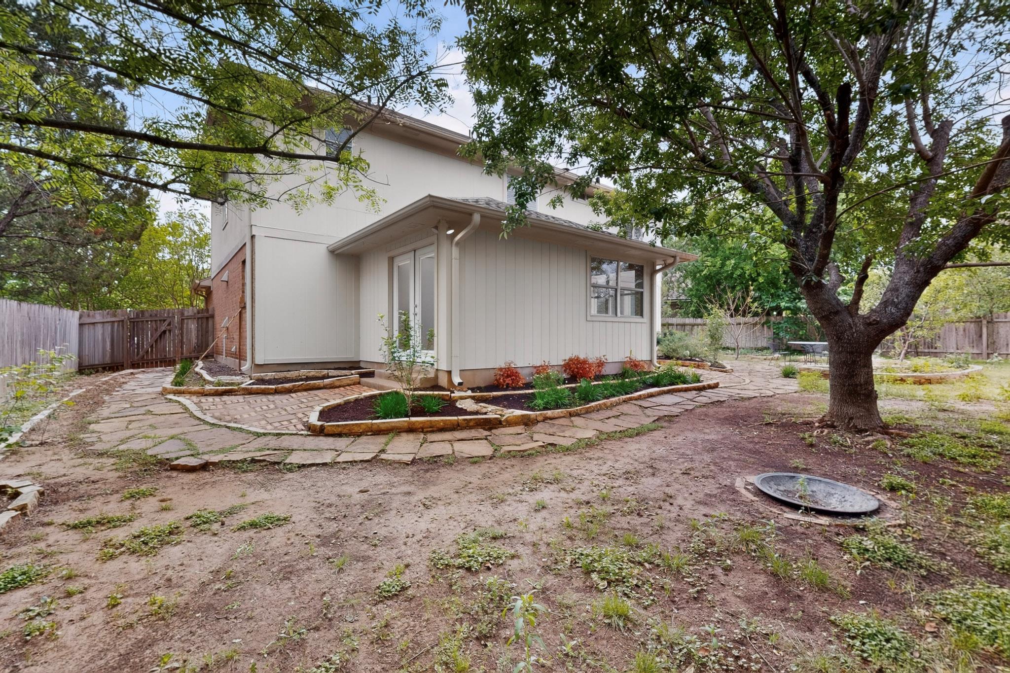 8350793 Property Photo 18