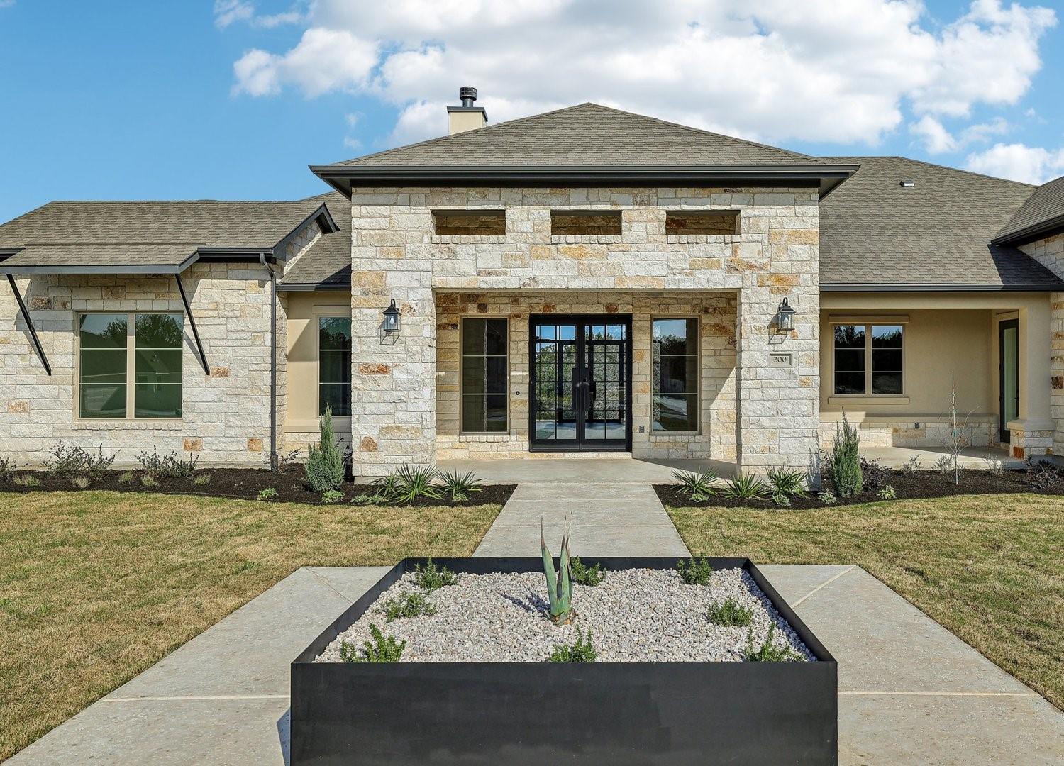 200 Nighthorse Property Photo 3