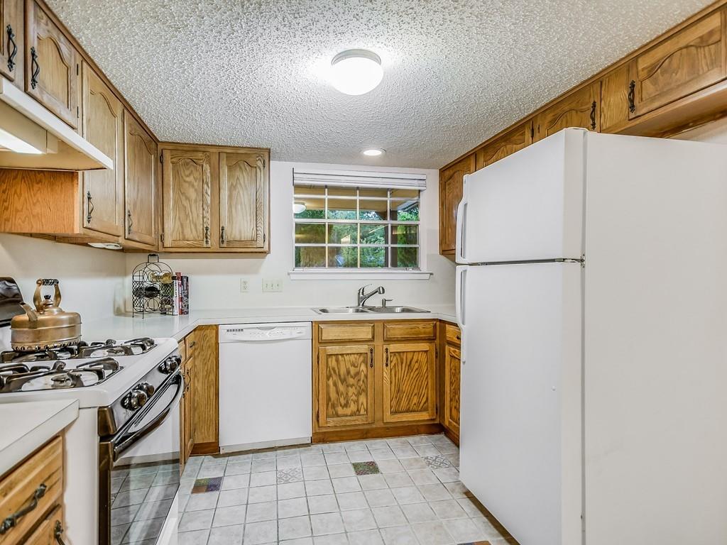 6515 Fair Valley Trl Property Photo 12