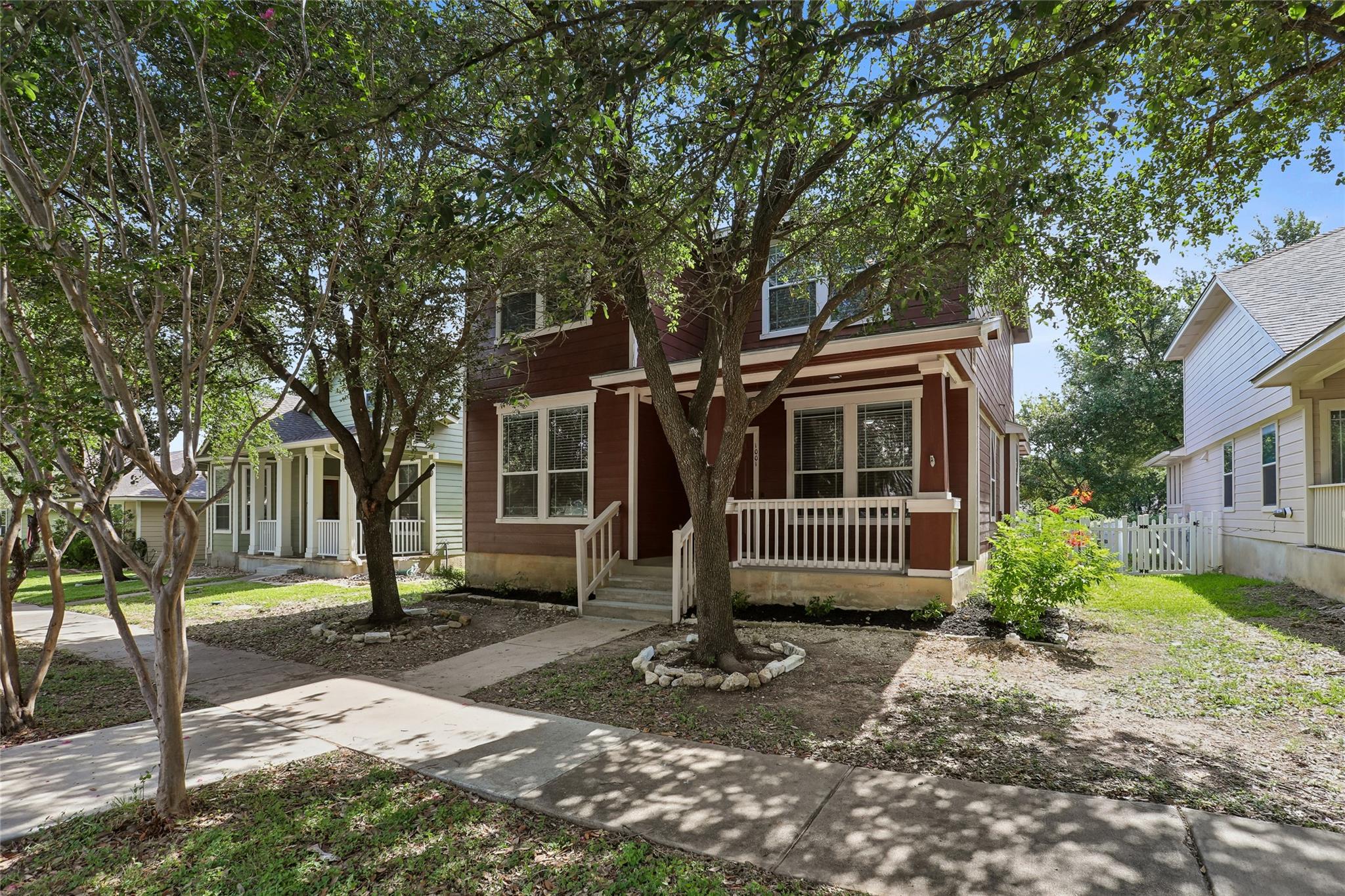 1001 Monadale Trl Property Photo 8