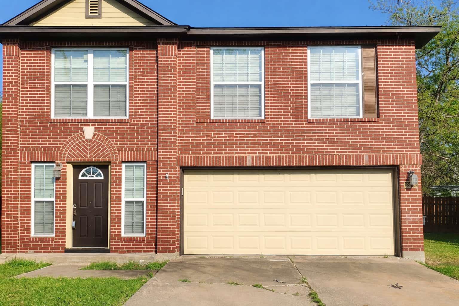 13703 Cambourne Dr Property Photo 2