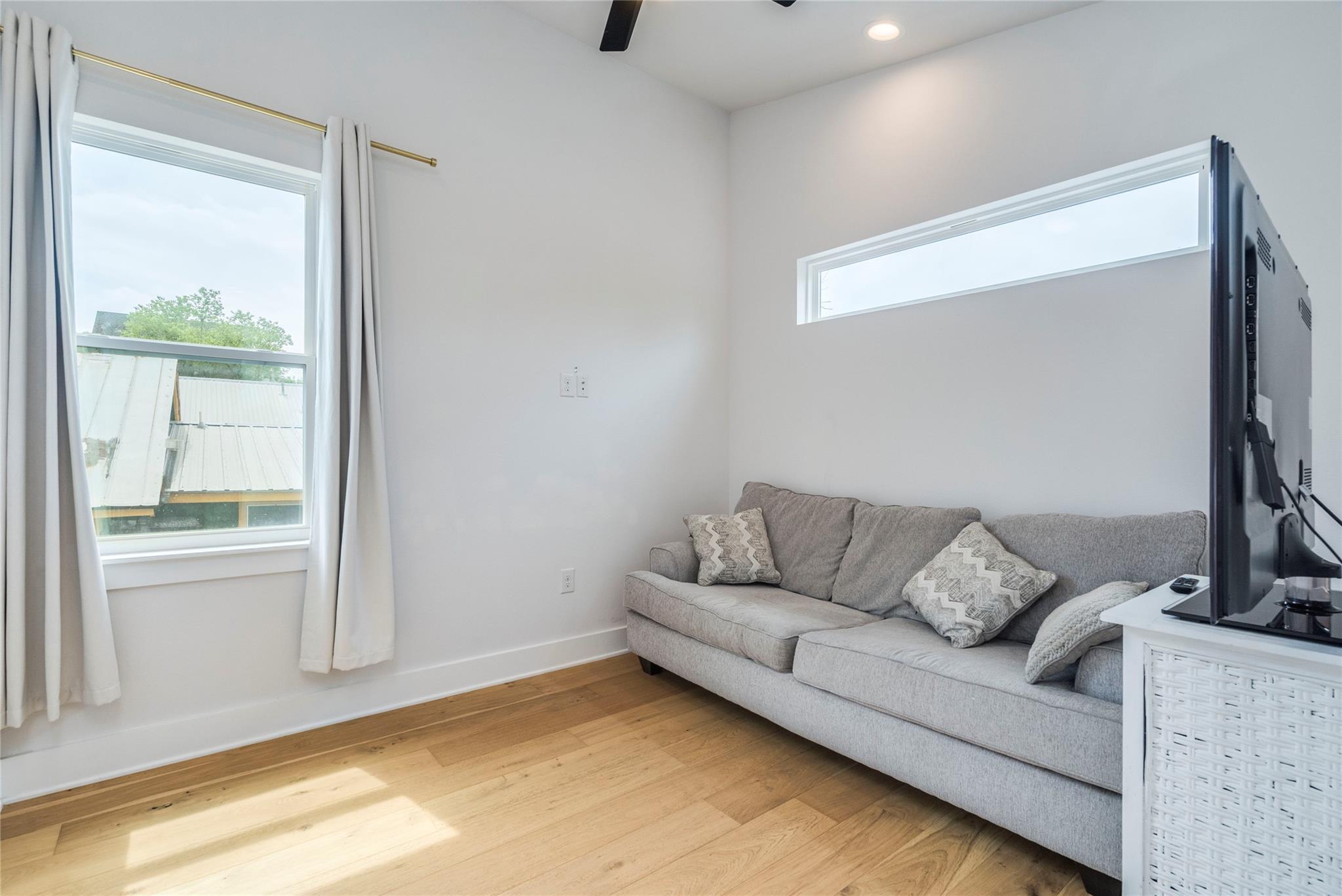 1214 Delano St #1 Property Photo 17