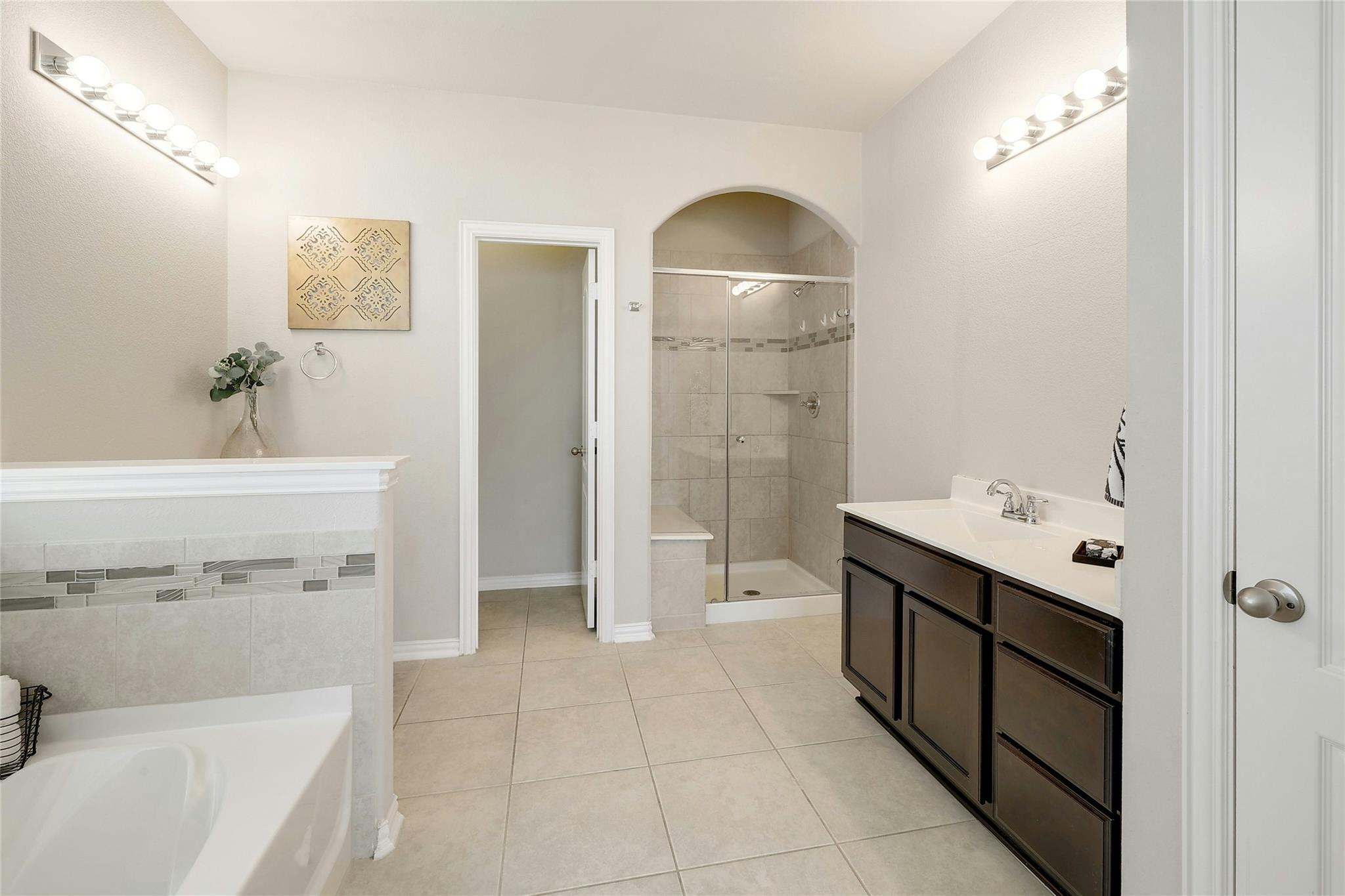 1029 Feldspar Stream Way Property Photo 8